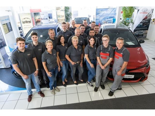Toyota Corolla Touring Sports 2.0 Hybrid TEAM D +Techni