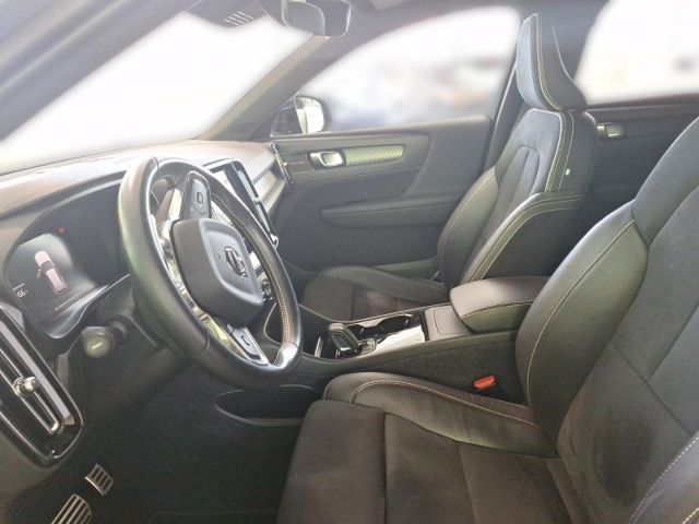 Volvo XC40 P8 AWD Twin R Design AHK ACC BLIS Alarmanla