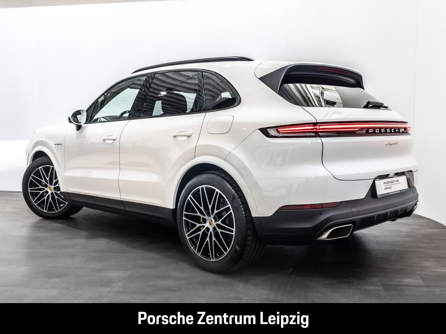Porsche Cayenne E-Hybrid el.AHK InnoDrive Luft BOSE 360G