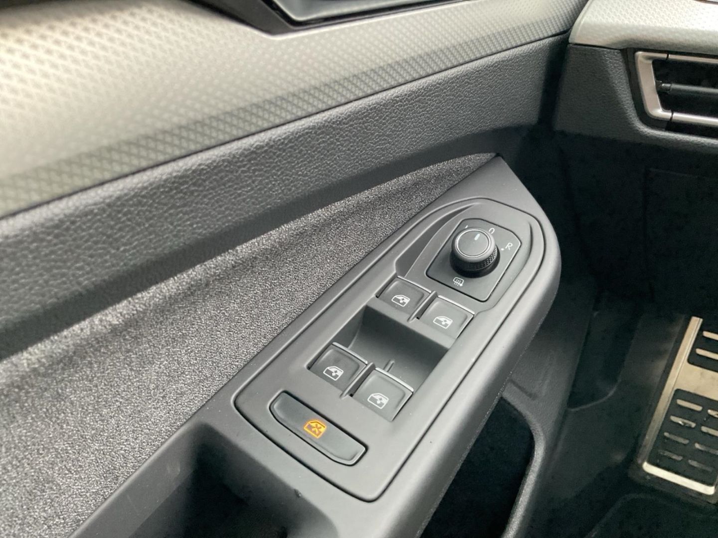 Volkswagen Golf Variant 8 VIII Move 2.0 TDI - Samsaru's Car Outlet