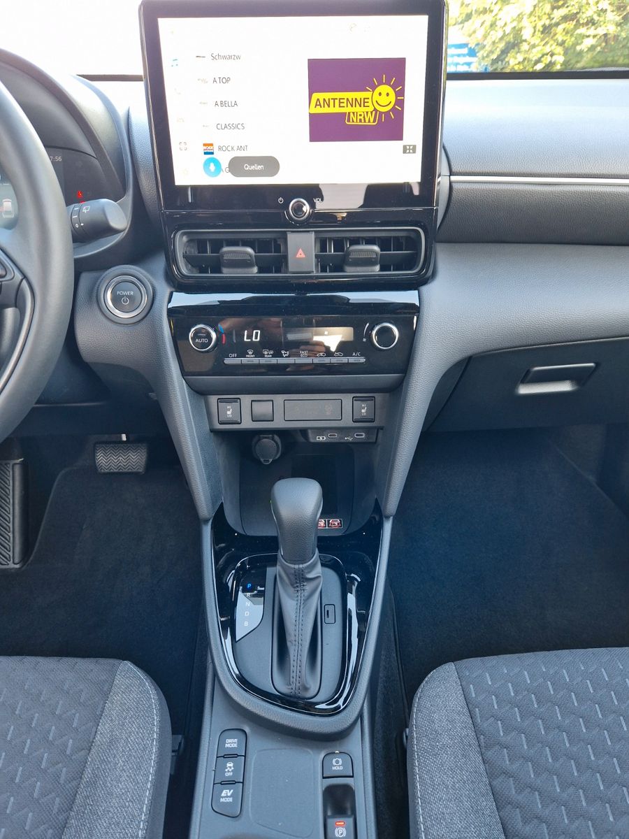 Toyota Yaris Cross 1,5 Teamplayer Safety + Winter Paket