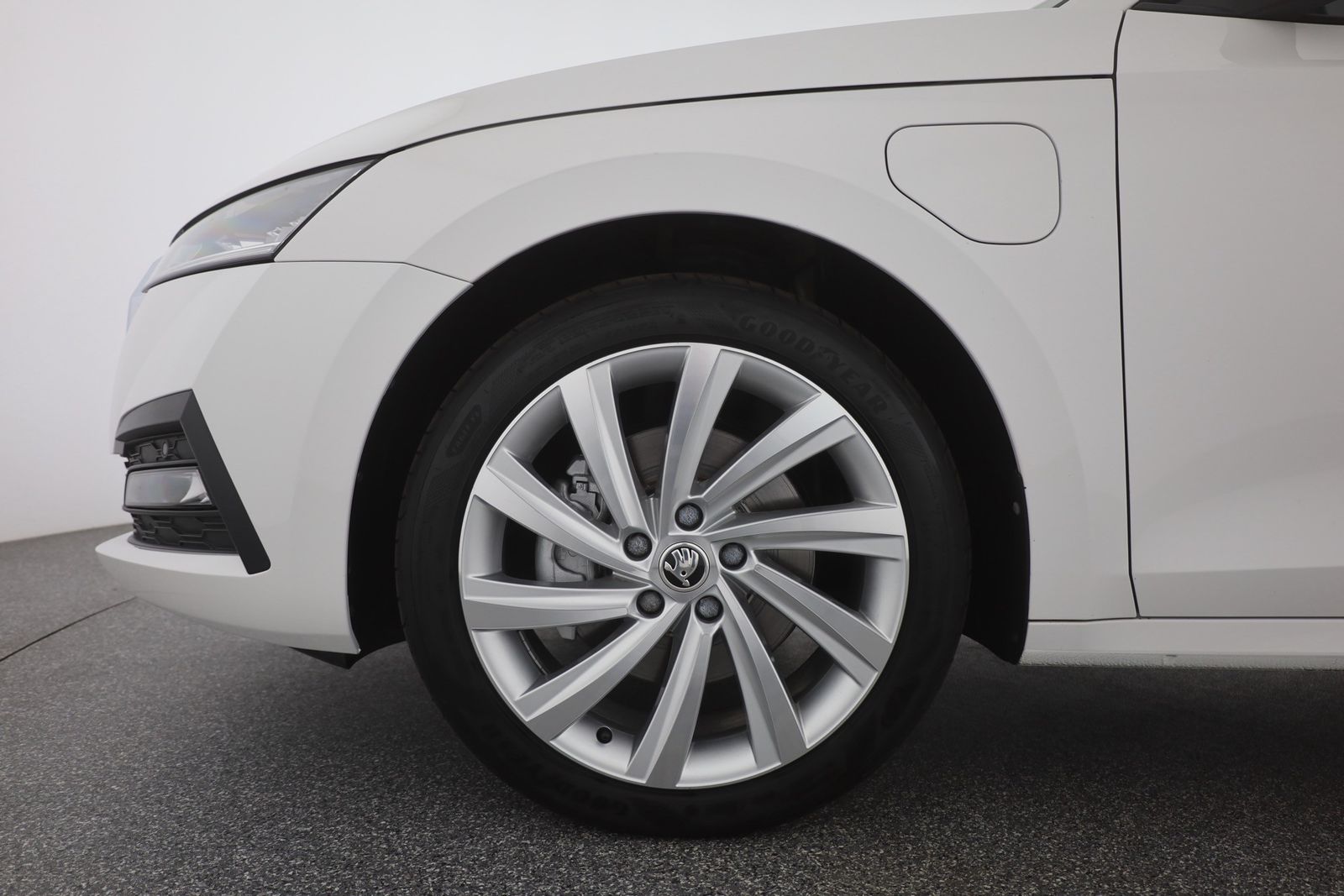 Skoda Octavia Combi 1.4 TSI iV Ambition - Samsaru's Car Outlet