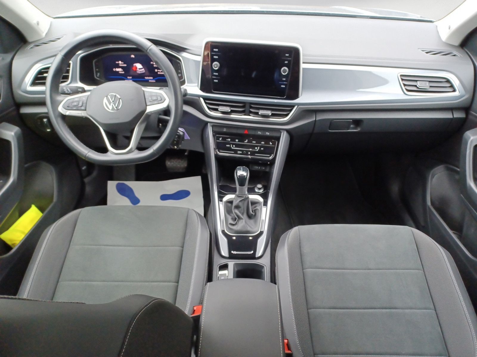 Volkswagen T-Roc 1.5 TSI DSG Style - Samsaru's Car Outlet