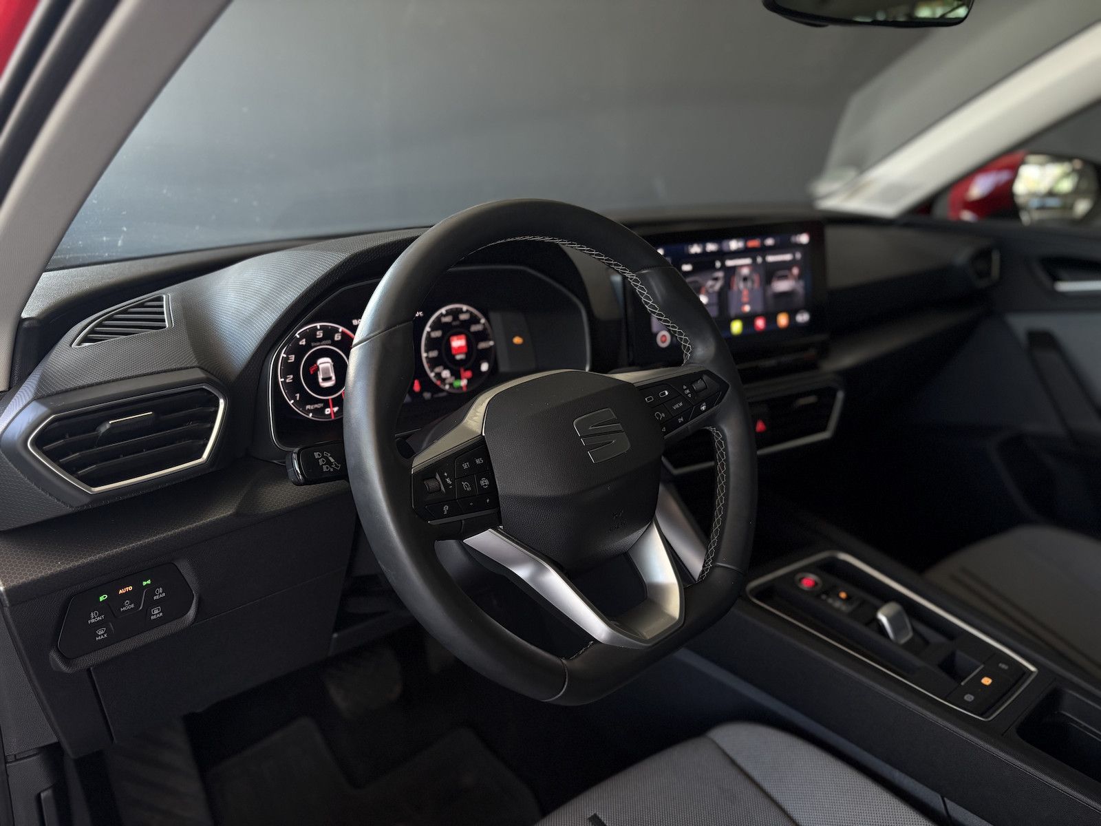 Seat Leon 1.0 eTSI Style - Samsaru's Car Outlet