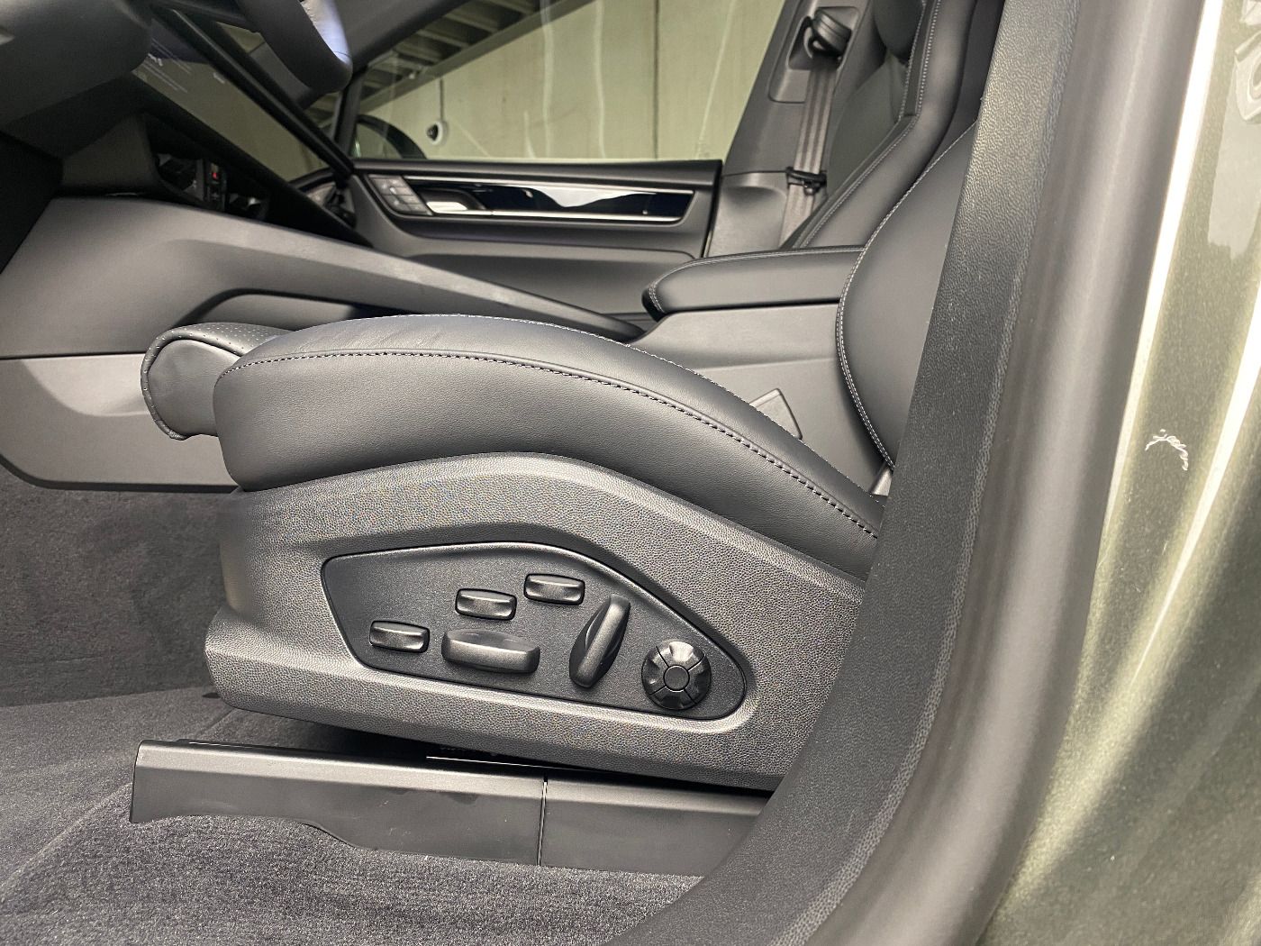 Porsche Macan 4S | Hinterachslenkung | Panorama | AHK |