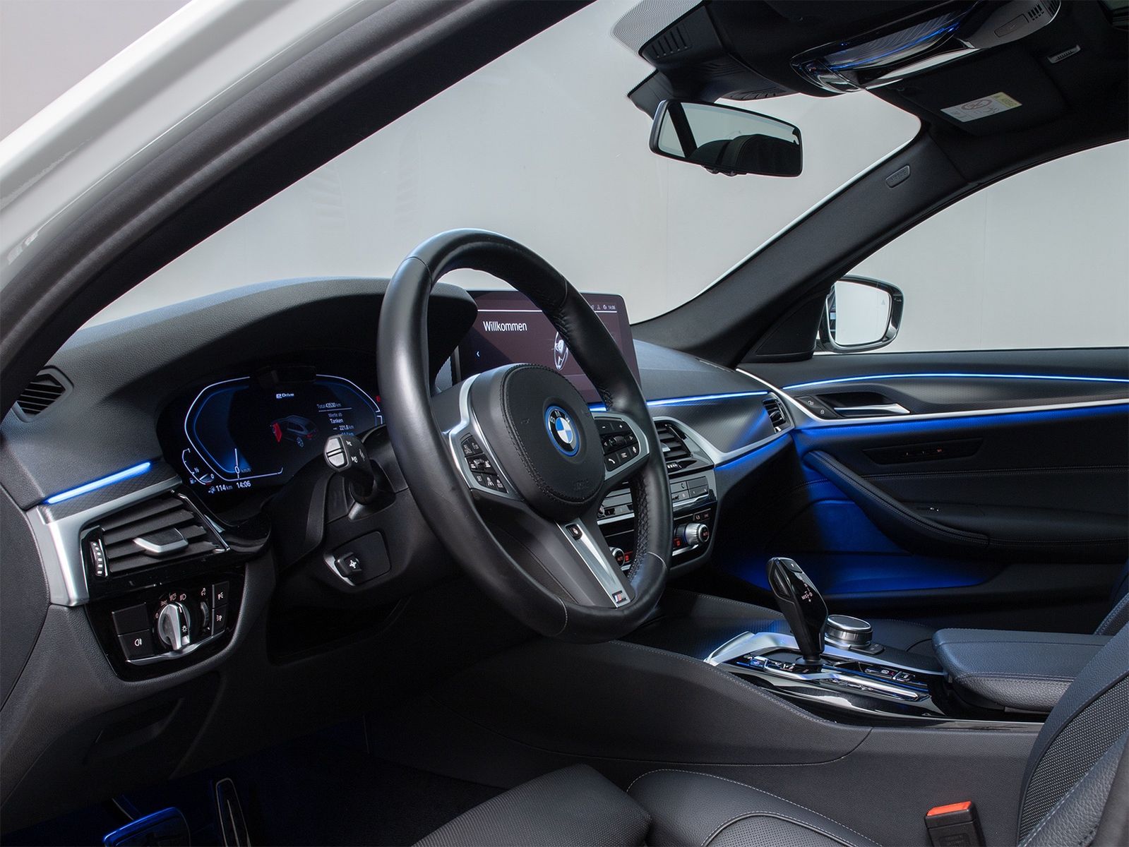 BMW 530e xD M-Sport 360°LenkHz.HuD Sitzlüft.PANO