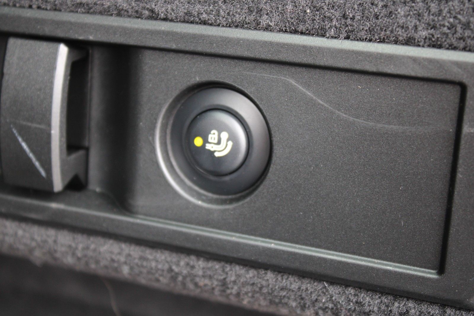 BMW 320 d Sport Line - Samsaru's Car Outlet
