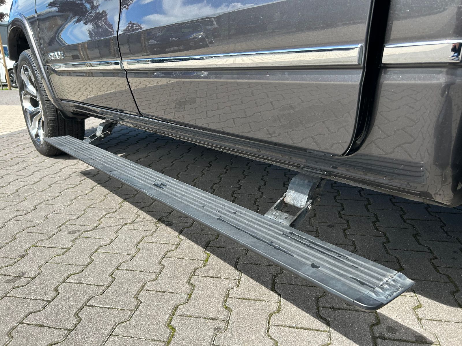 Dodge RAM 1500 Limited LPG Luft LED HUD  Retrax dt.Fzg