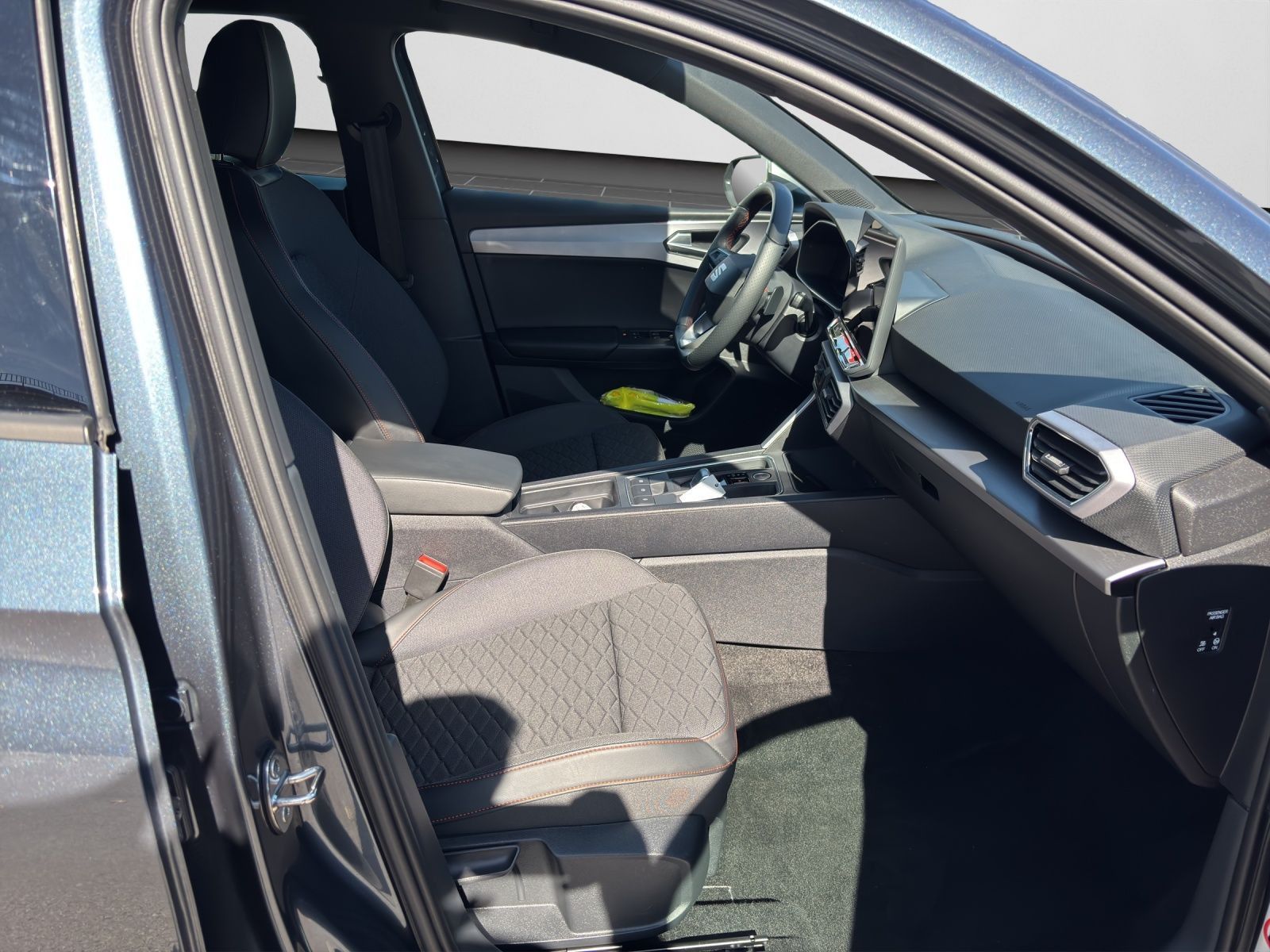 Seat Leon 2.0 TDI DSG Sportstourer FR AHK Vision Plus