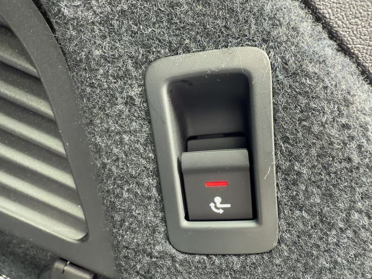 Audi A5 Avant e-hybrid 220kW S-LINE MATRIX+AHK+PANO