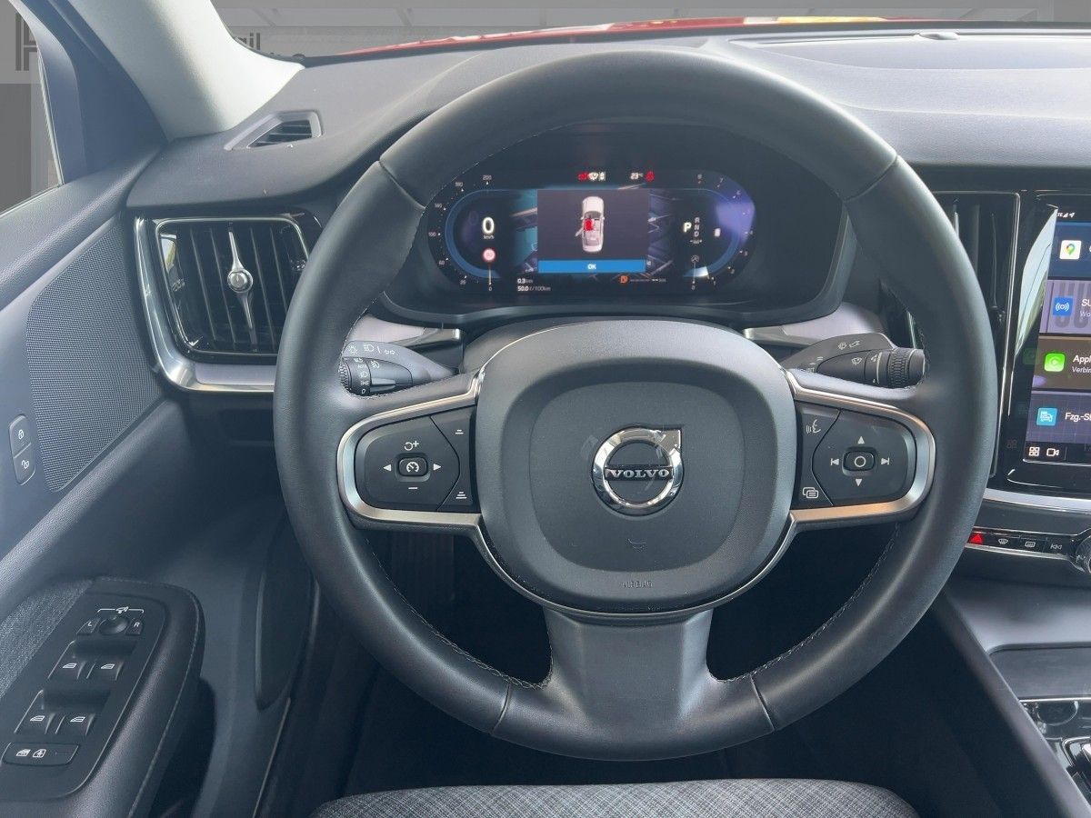 Volvo S60 Plus Dark B4