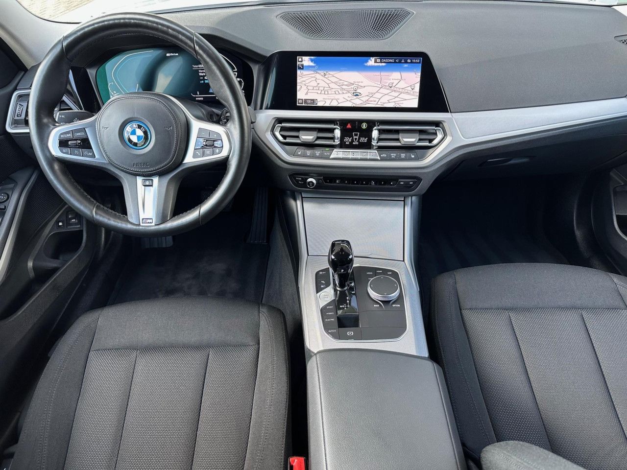 BMW 320e T. LiveProf.M - Samsaru's Car Outlet