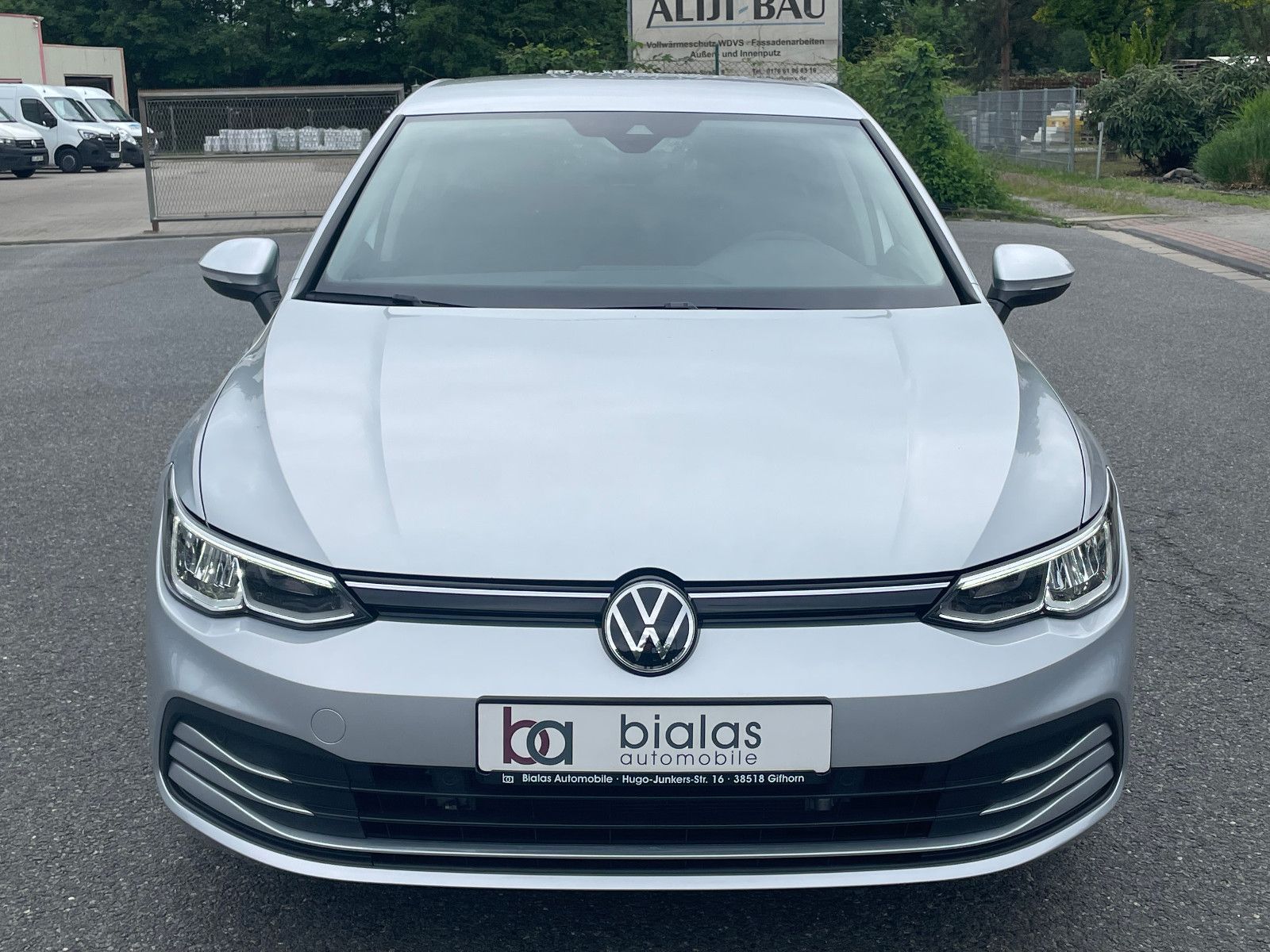 Volkswagen Golf VIII 1.5 TSI Lim. Life - Samsaru's Car Outlet
