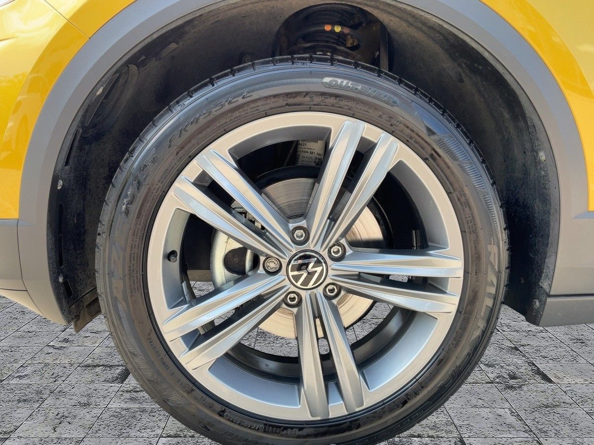 Volkswagen T-Roc 1.0 TSI STYLE - Samsaru's Car Outlet