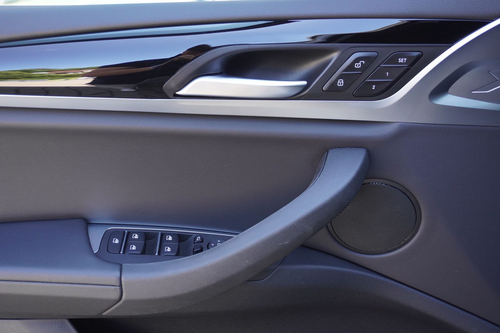 BMW X3 xDrive20i - Samsaru's Car Outlet