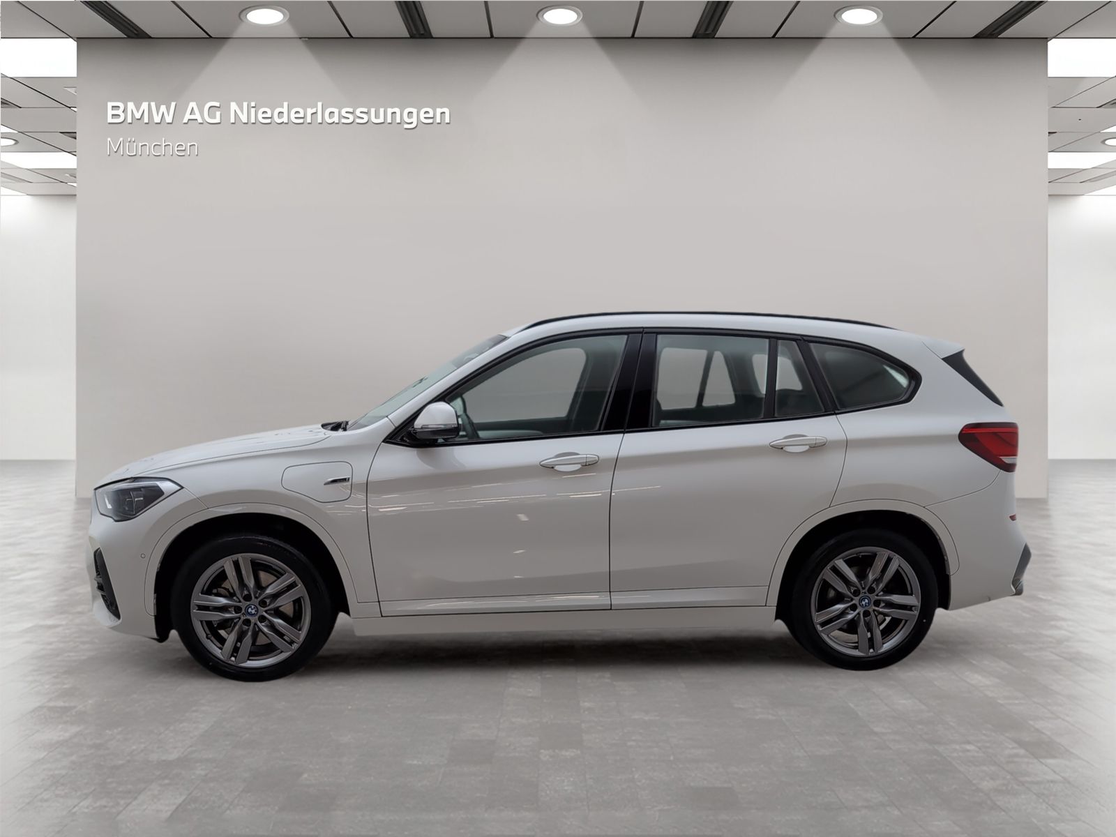 BMW X1 xDrive25e M Sport - Samsaru's Car Outlet