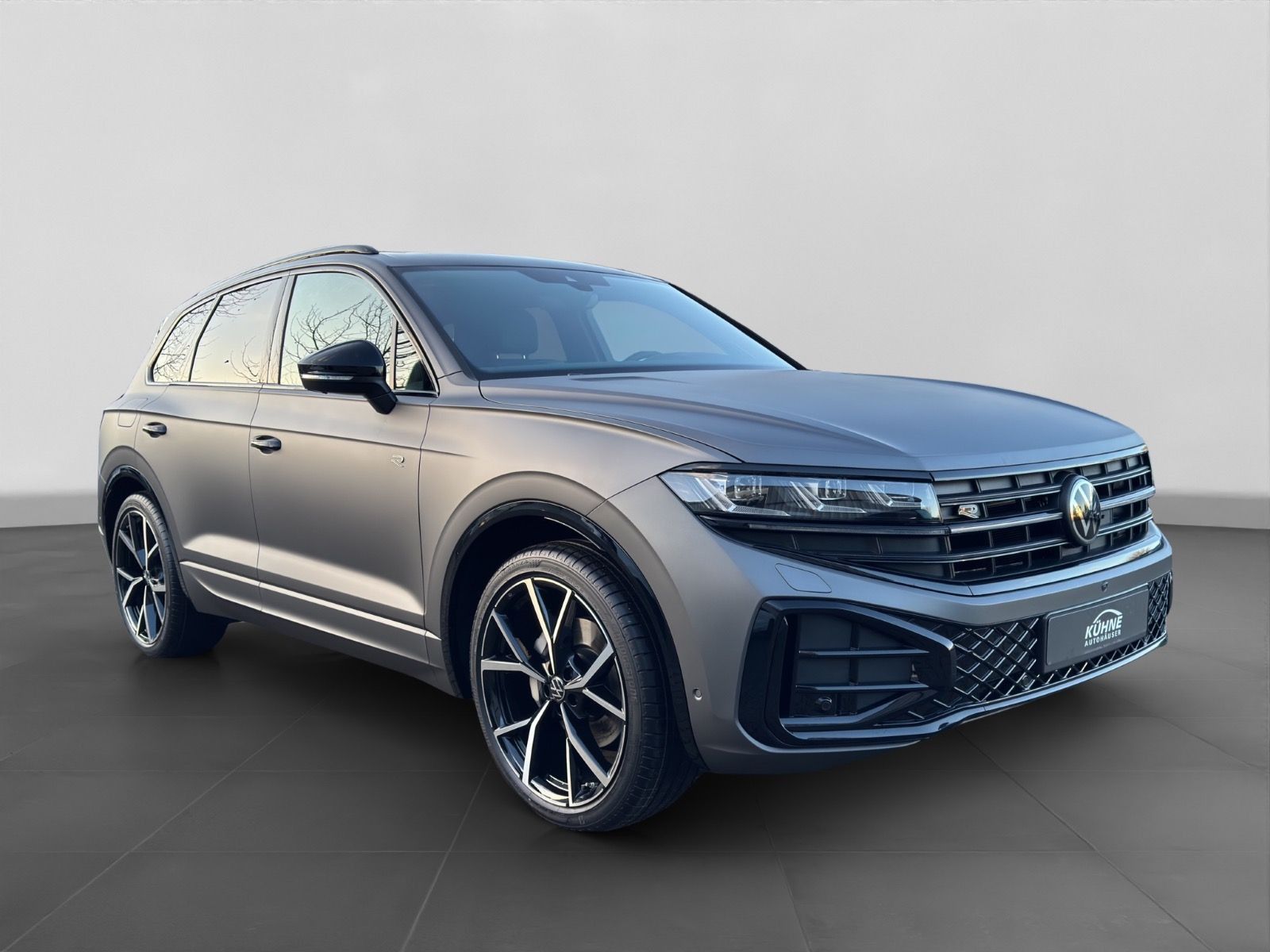 Volkswagen Touareg R-Line V6 TDI 4M Black Style | AHK PANO