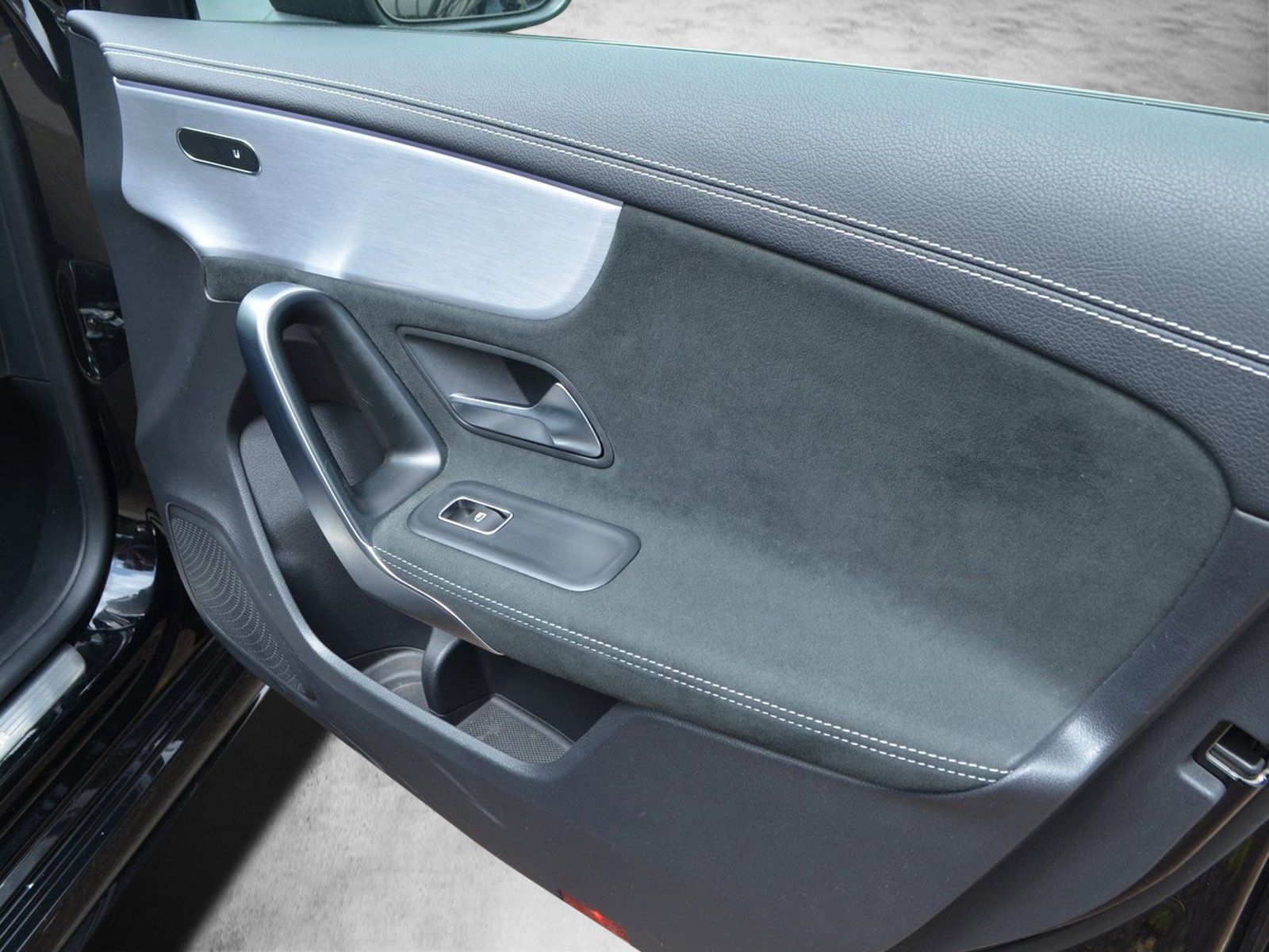 Mercedes-Benz e HYBR EDITION 2020 AMG - Samsaru's Car Outlet