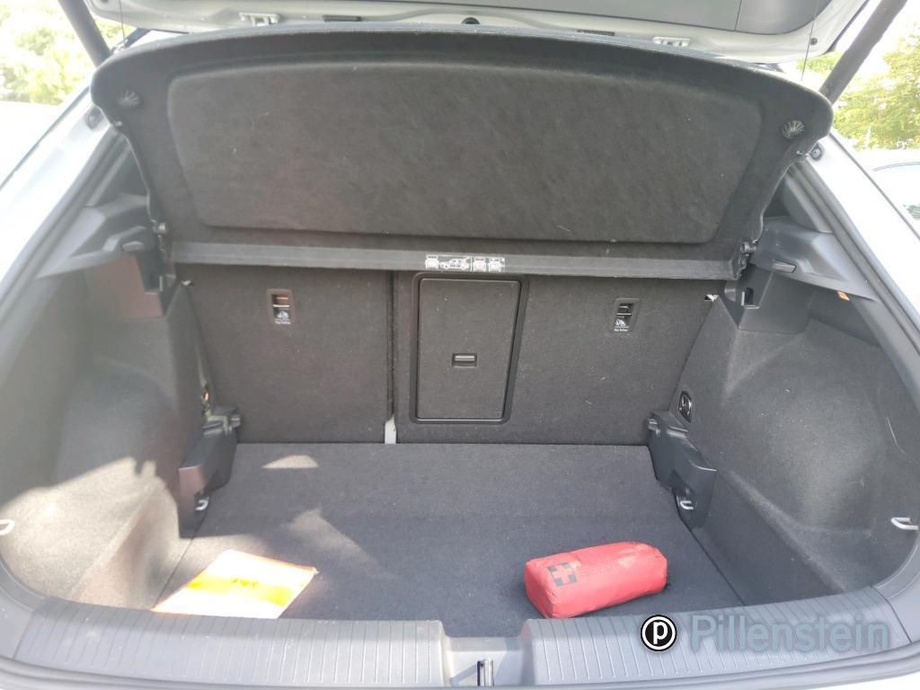 Volkswagen T-Roc TSI DSG R-LINE - Samsaru's Car Outlet