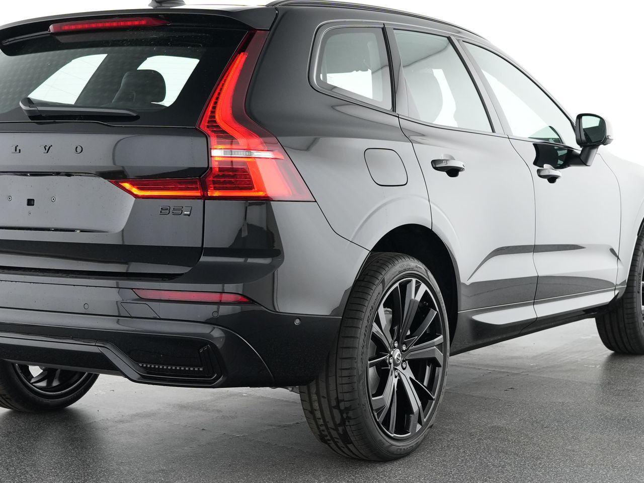 Volvo XC60 B5 Plus Black Edition AWD !!PANO+360°+H/K!!