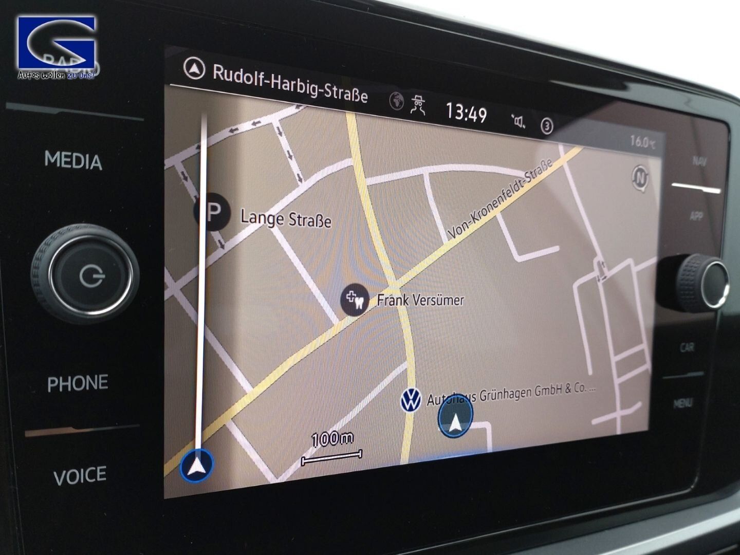 Volkswagen T-Roc 1.5 TSI Life DSG - Samsaru's Car Outlet