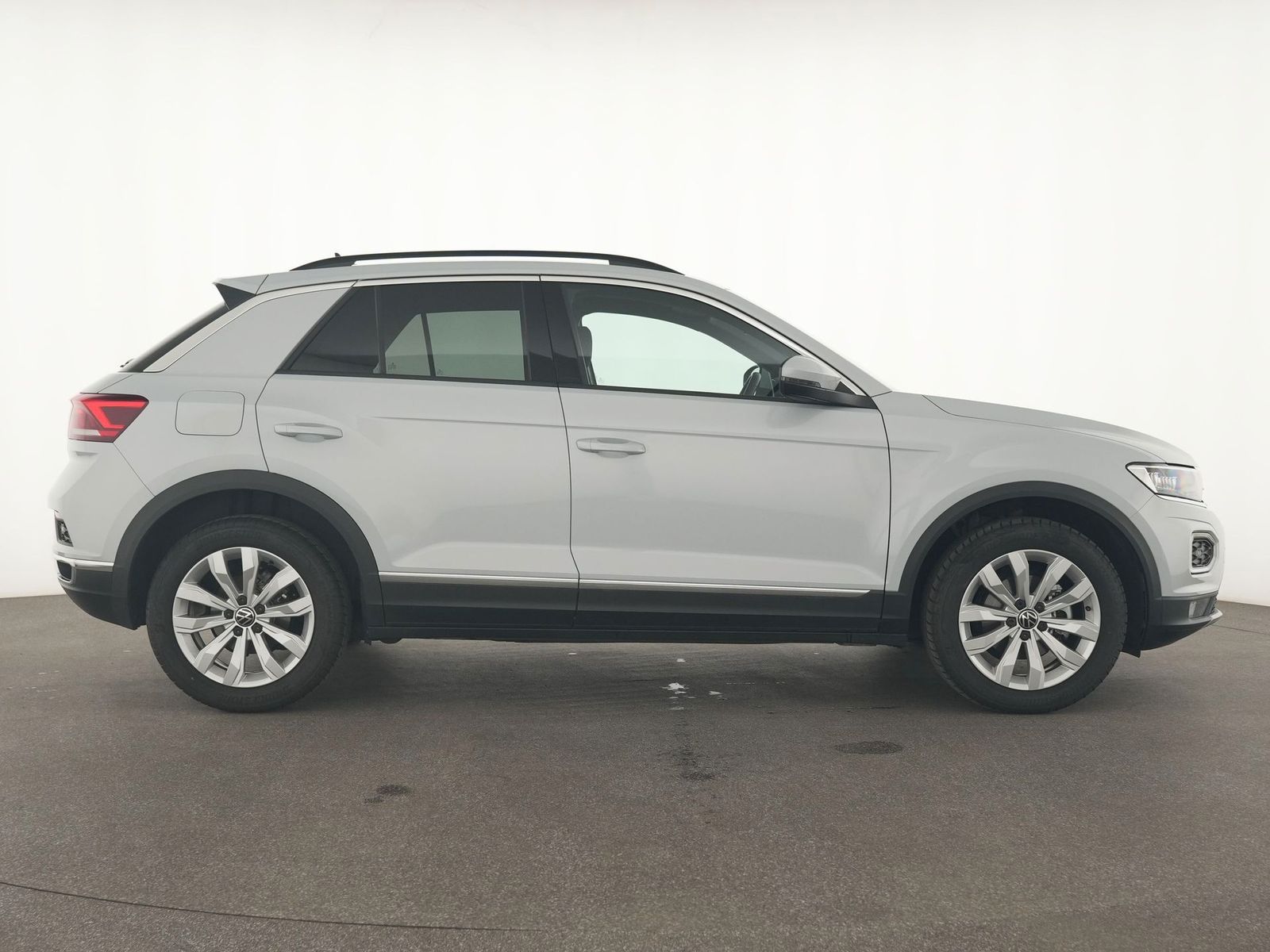 Volkswagen T-Roc Sport - Samsaru's Car Outlet