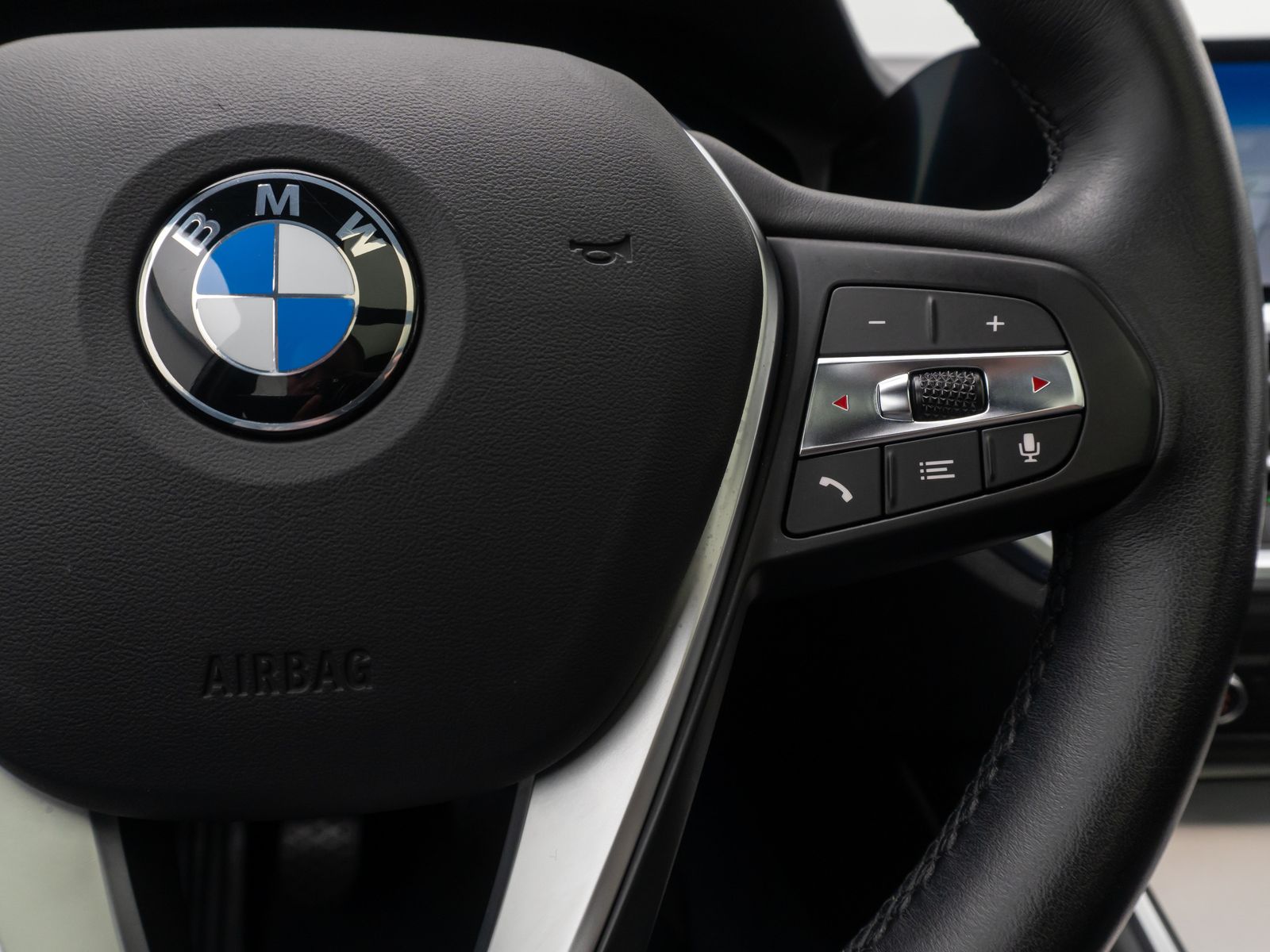BMW 320d Sport Line - Samsaru's Car Outlet