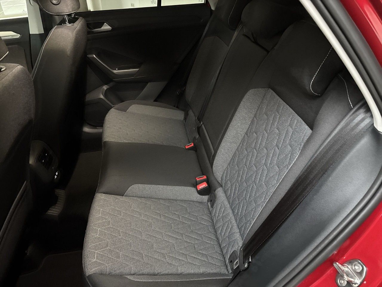 Volkswagen T-Roc 1.0 TSI MOVE - Samsaru's Car Outlet