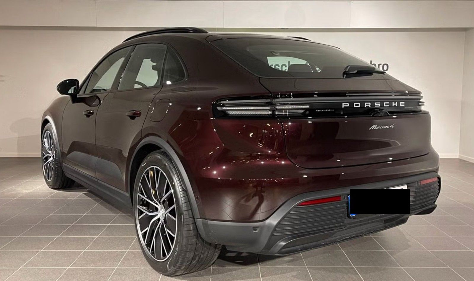Porsche Macan Electric 4