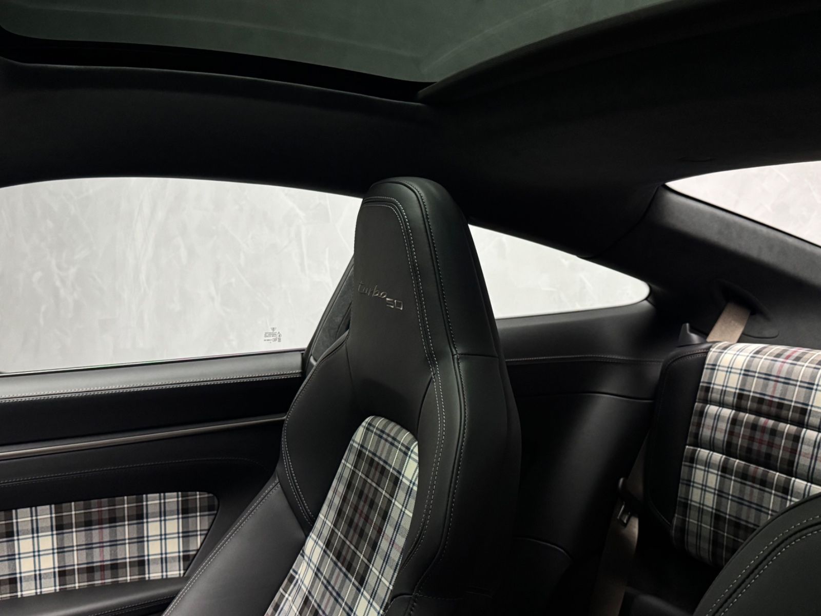 Porsche 992 Turbo50 HERITAGE BLANCO COC PY25