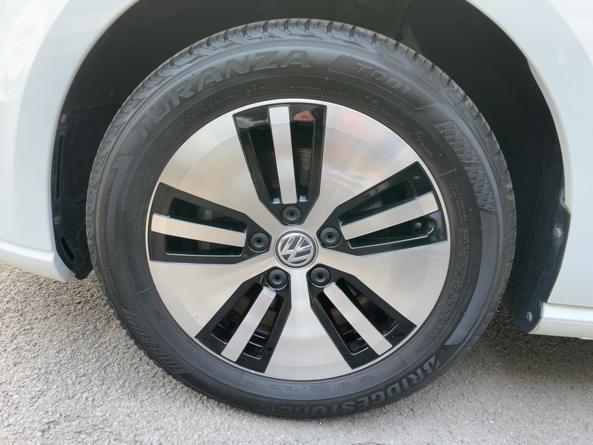 Volkswagen Golf VII e-Golf - Samsaru's Car Outlet