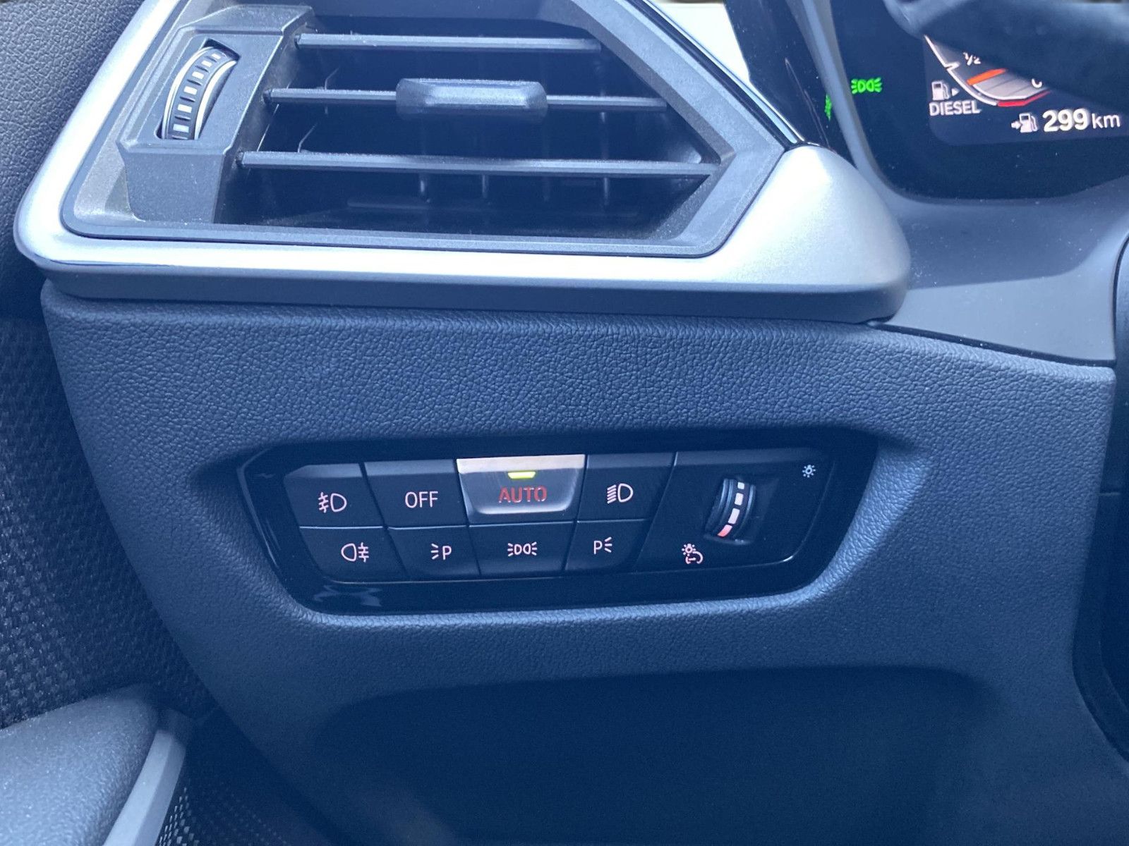 BMW 320 d LiveCockpit - Samsaru's Car Outlet