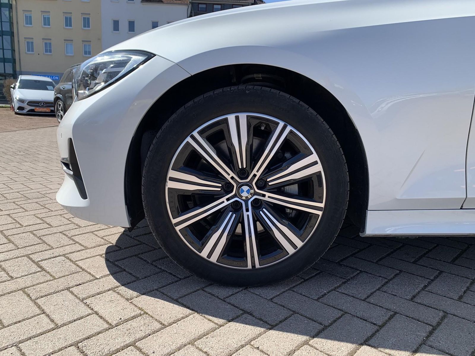BMW 330i SportLine - Samsaru's Car Outlet