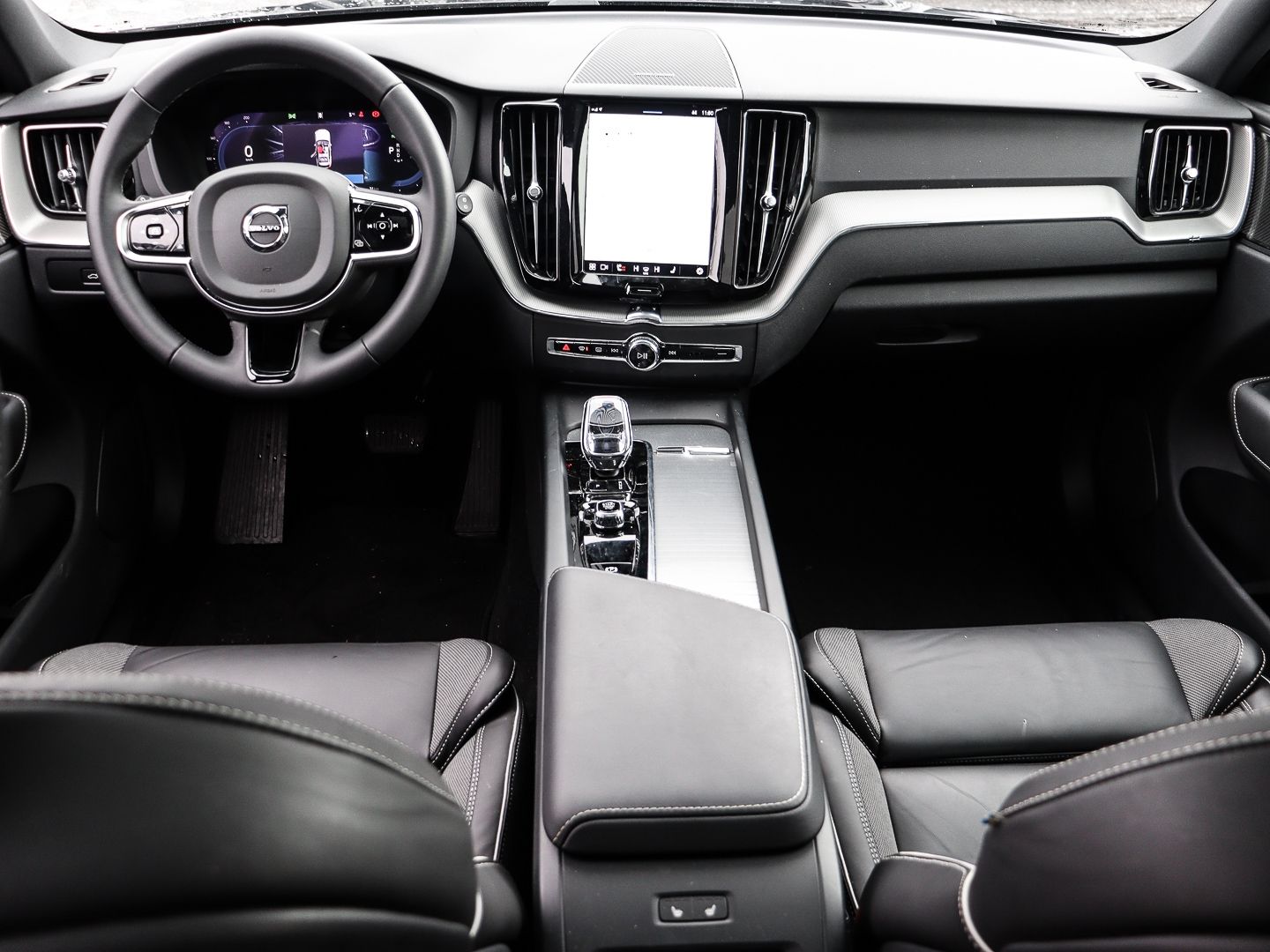 Volvo XC60 Plus Black Edition Recharge Plug-In Hybrid