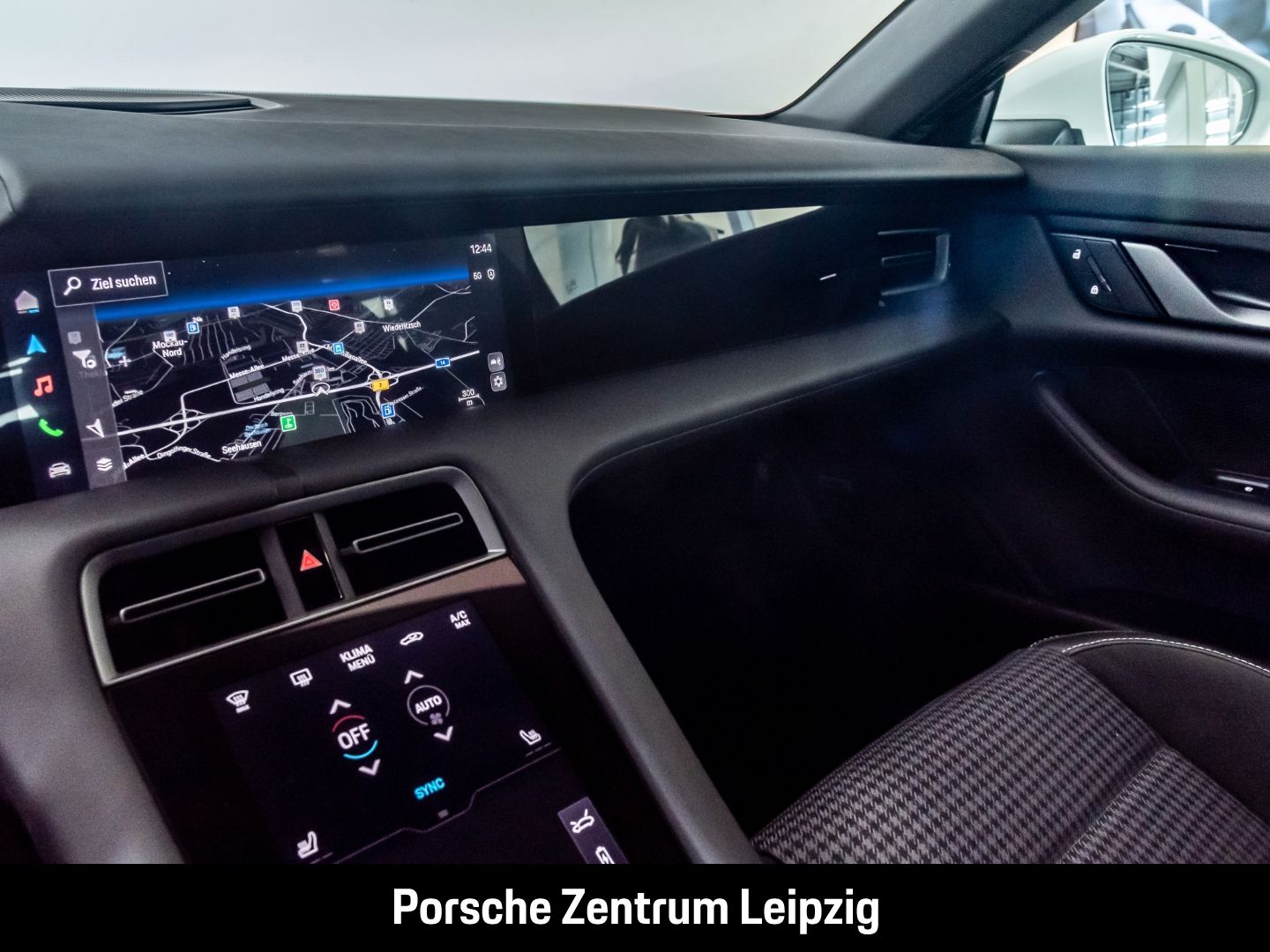 Porsche Taycan 4 SportDesign HD-Matrix ACC Pepita 21Zoll