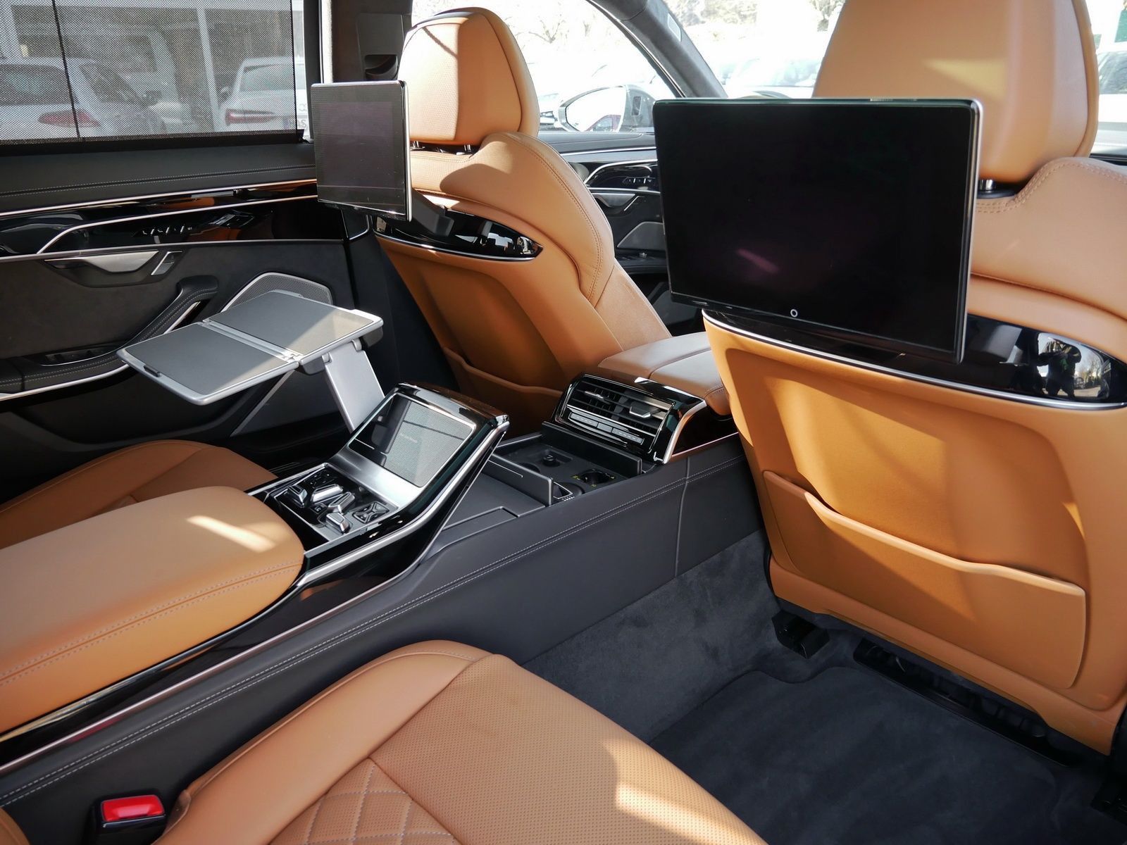 Audi A8 L 60 TFSIe S-Line - Samsaru's Car Outlet