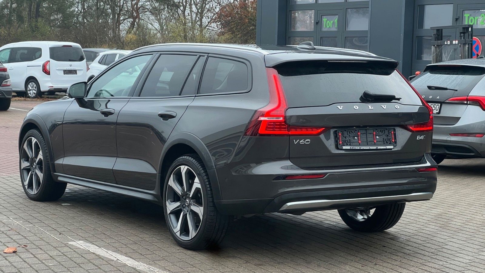 Volvo V60 CC B4 D Ultimate AWD*B&W*360°*SH*MASSAGE*