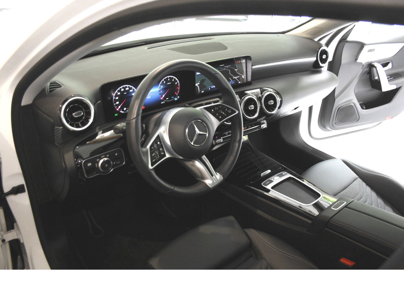 Mercedes-Benz A 180 Progres - Samsaru's Car Outlet