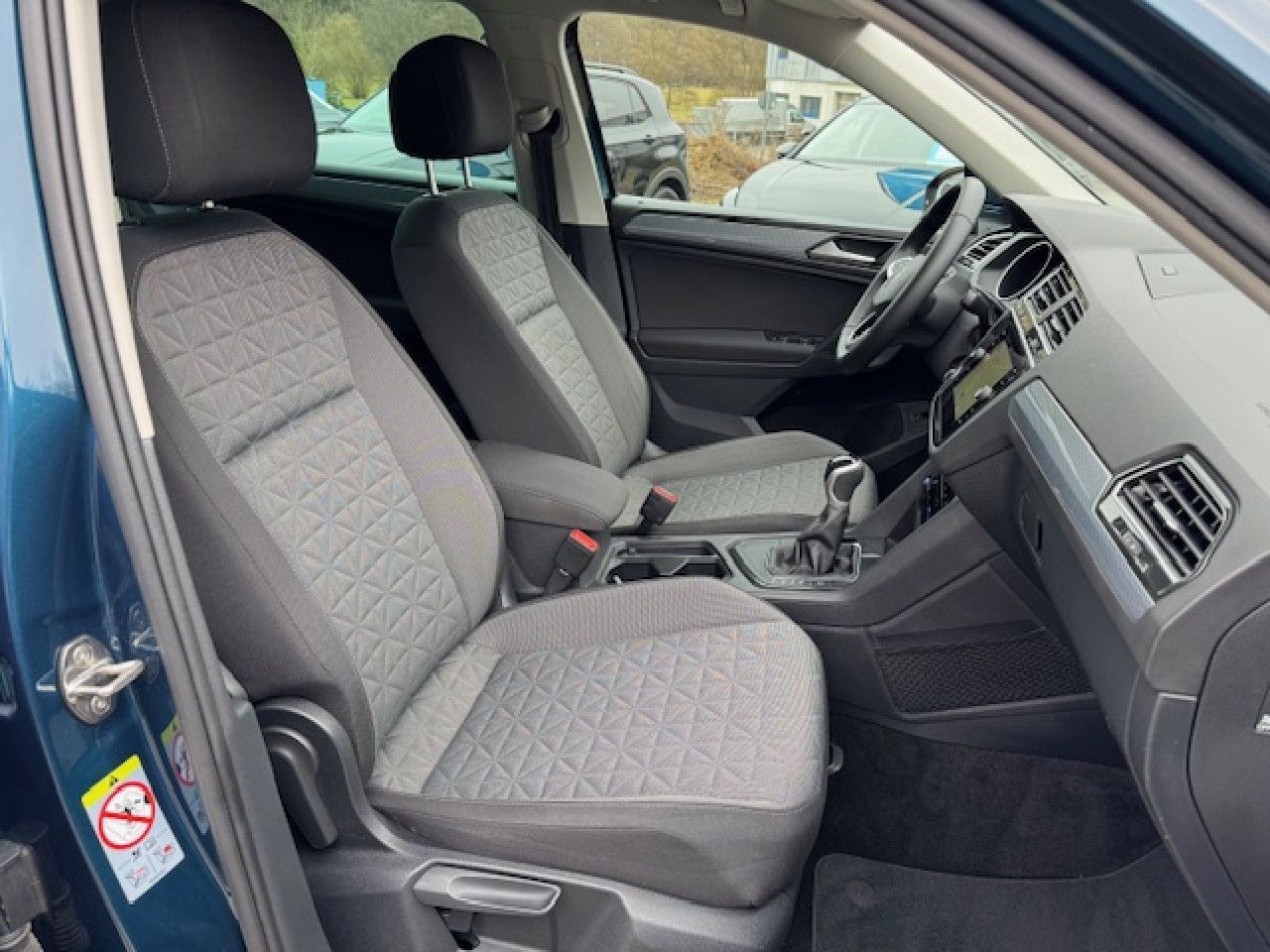 Volkswagen Tiguan Life 1.5 TSI - Samsaru's Car Outlet