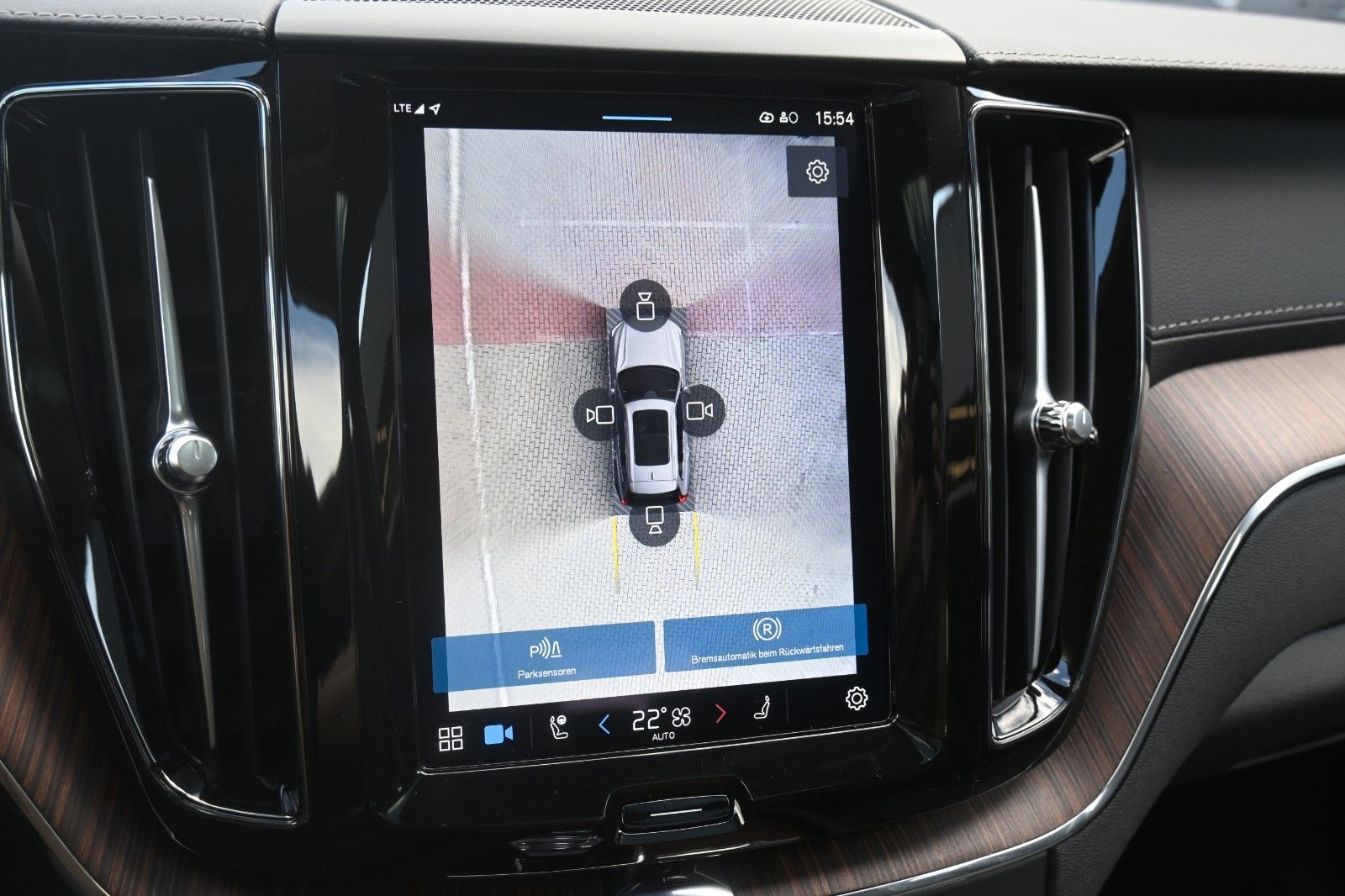 Volvo XC60 B4D AWD Ultimate Dark*LUFT*HUD*B&W*AHK*360°