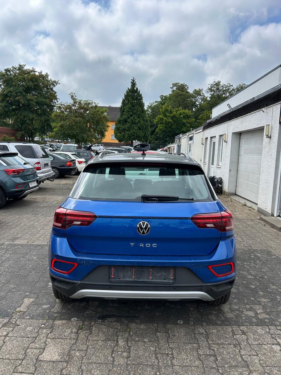Volkswagen T-Roc Life - Samsaru's Car Outlet