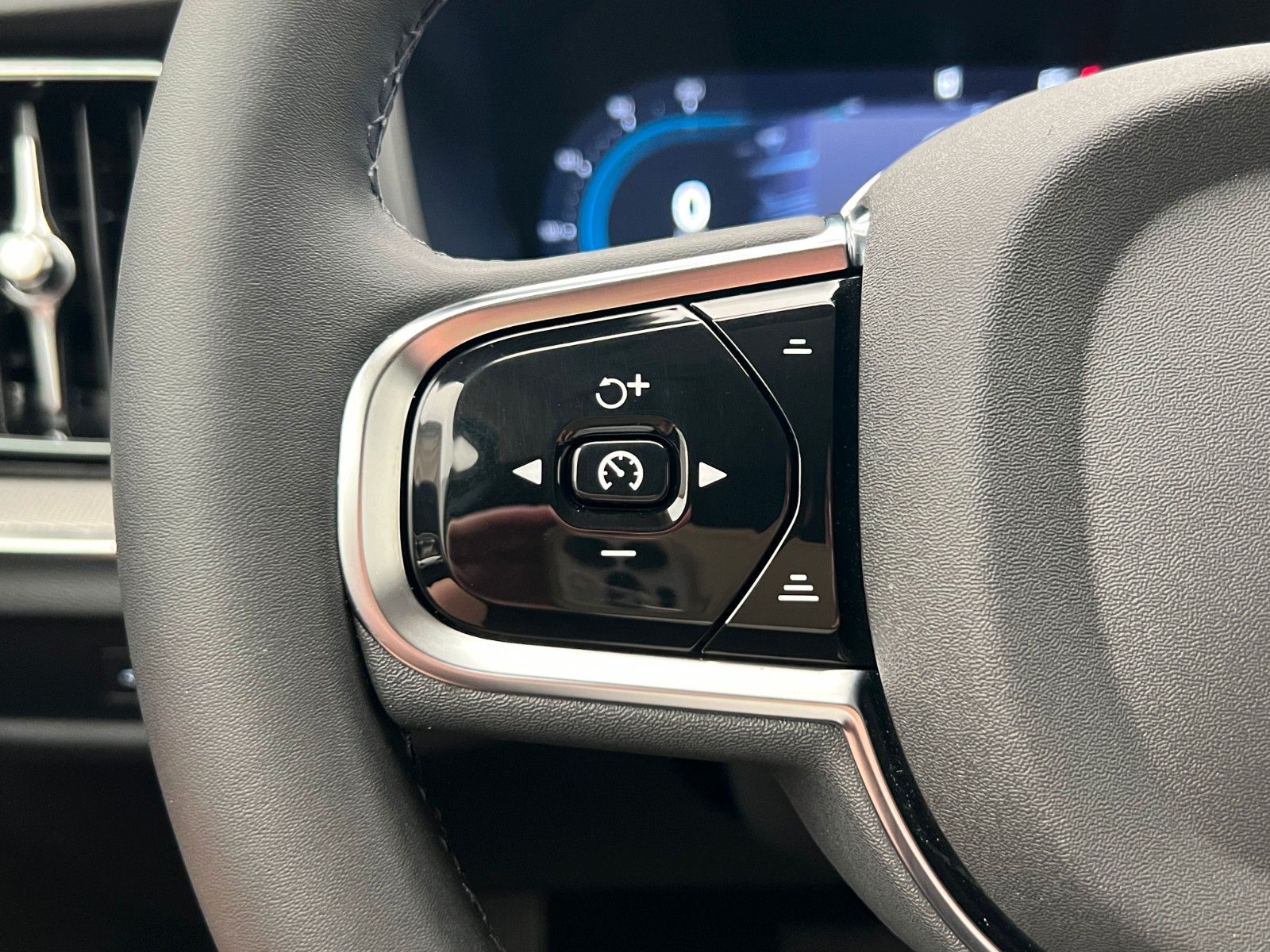 Volvo V60 CC B5 AWD PLUS BRIGHT AUT