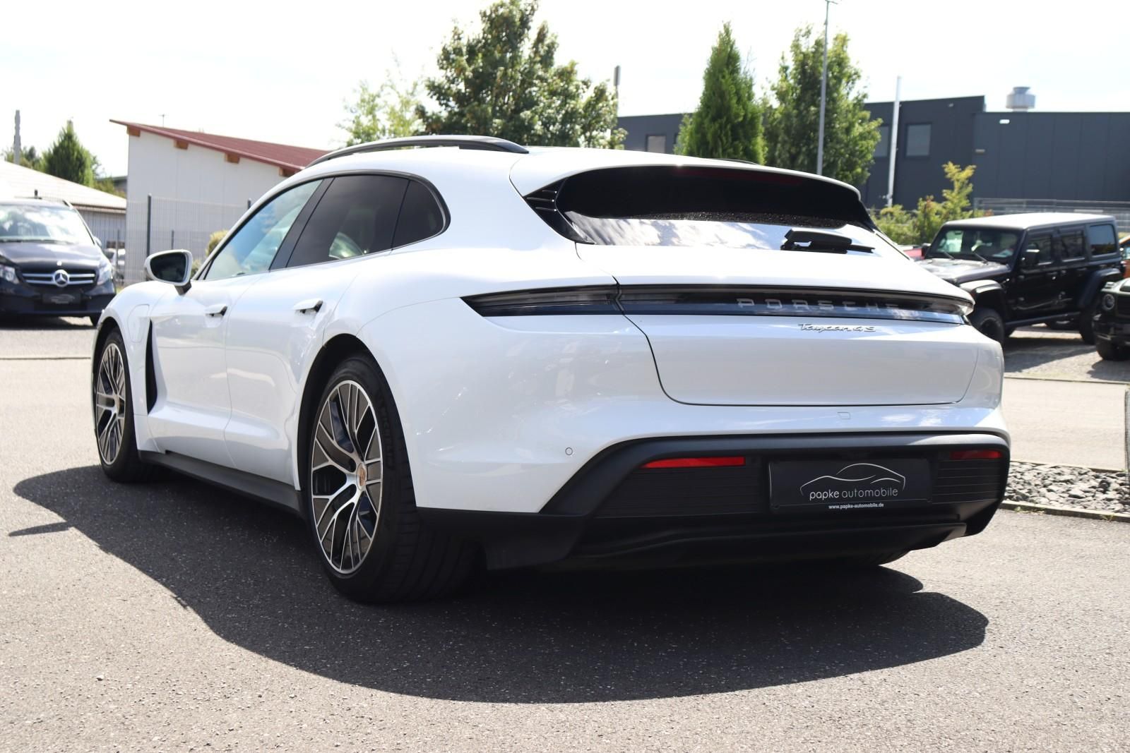 Porsche Taycan 4S Plus Sport Turismo +PANO+18-WEGE+BOSE+