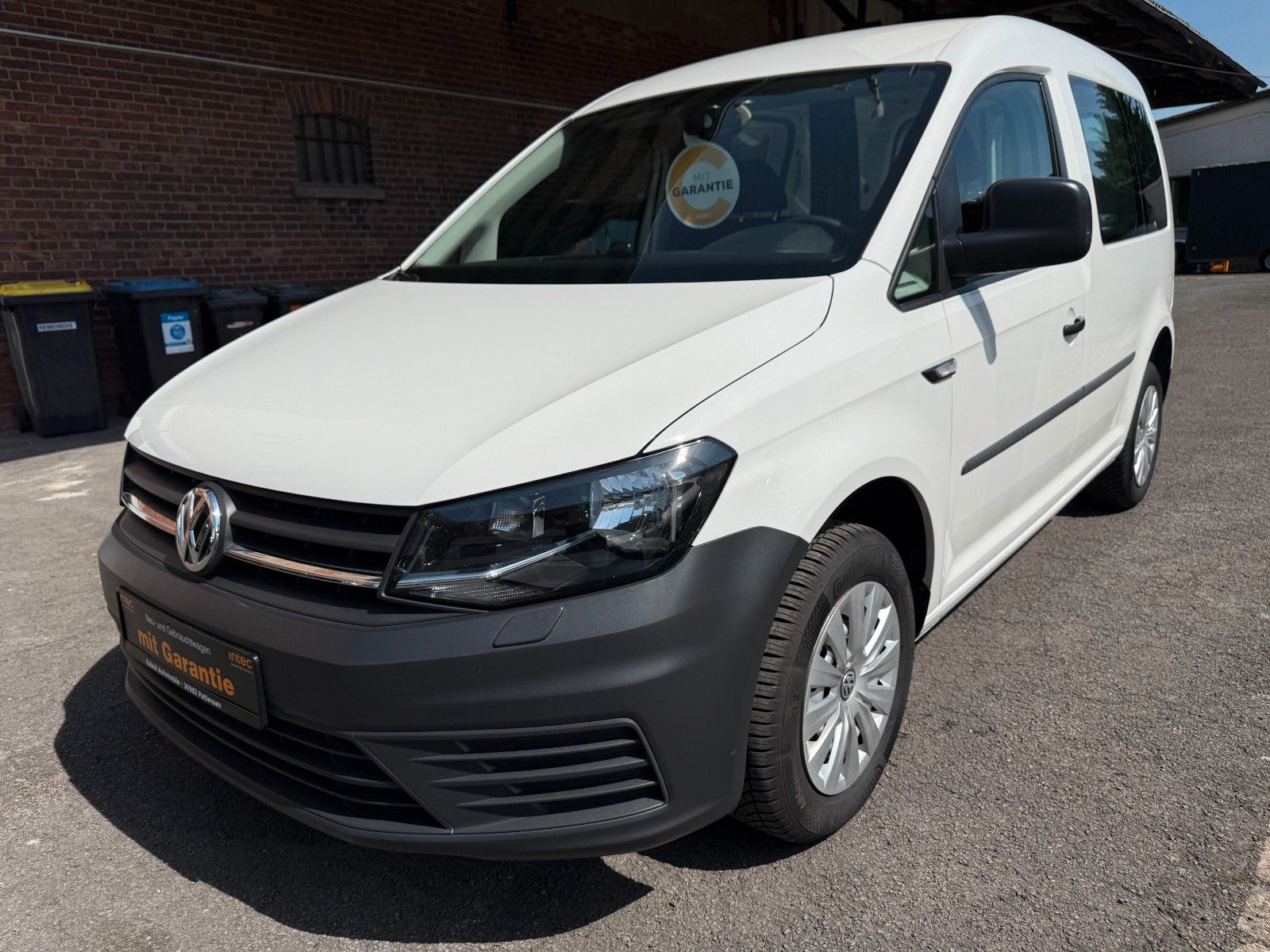Volkswagen Caddy - Samsaru's Car Outlet