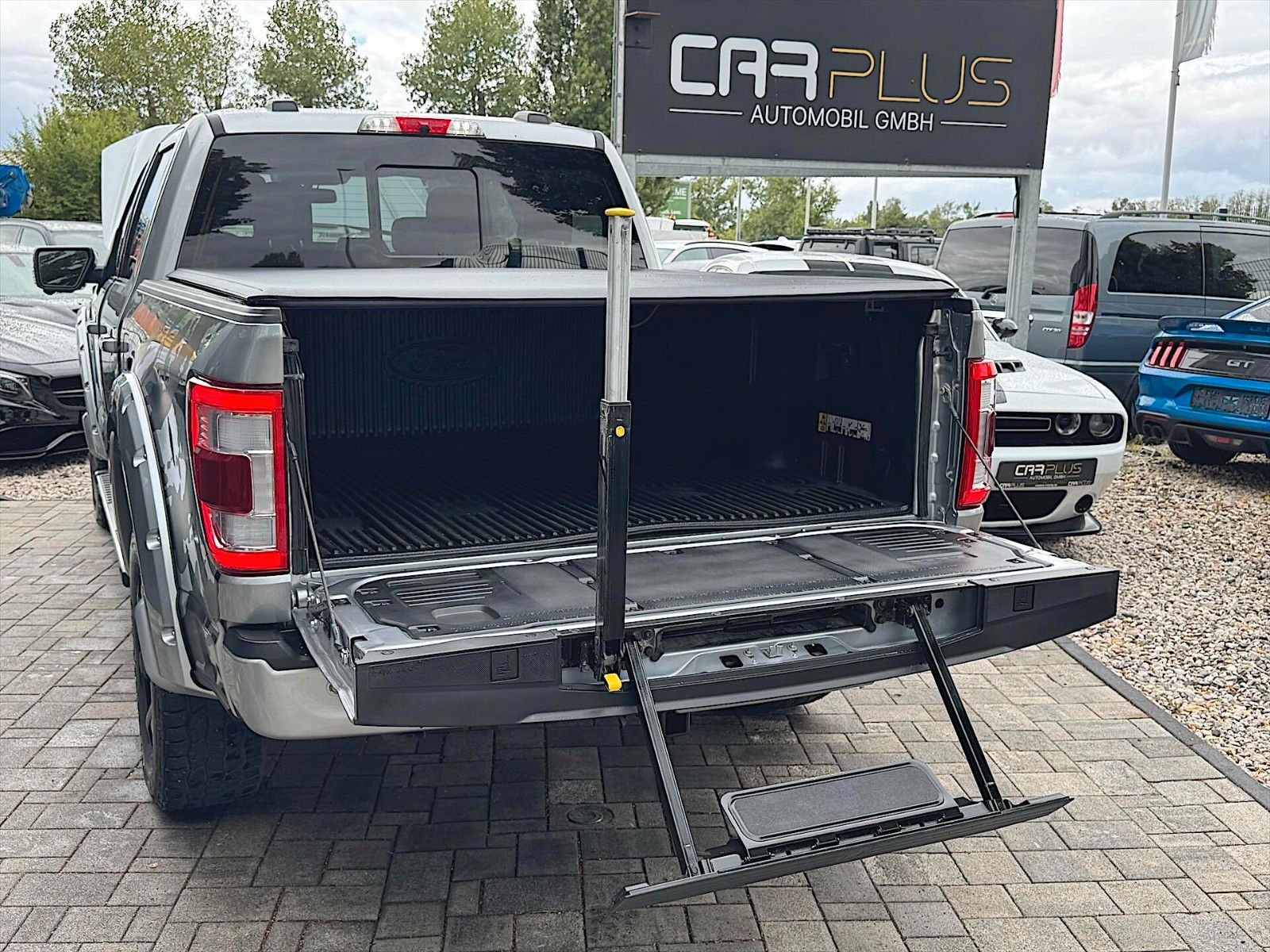 Ford F150 3.5 V6 LARIAT RAPTOR SuperCrew 4x4 - Samsaru's Car Outlet