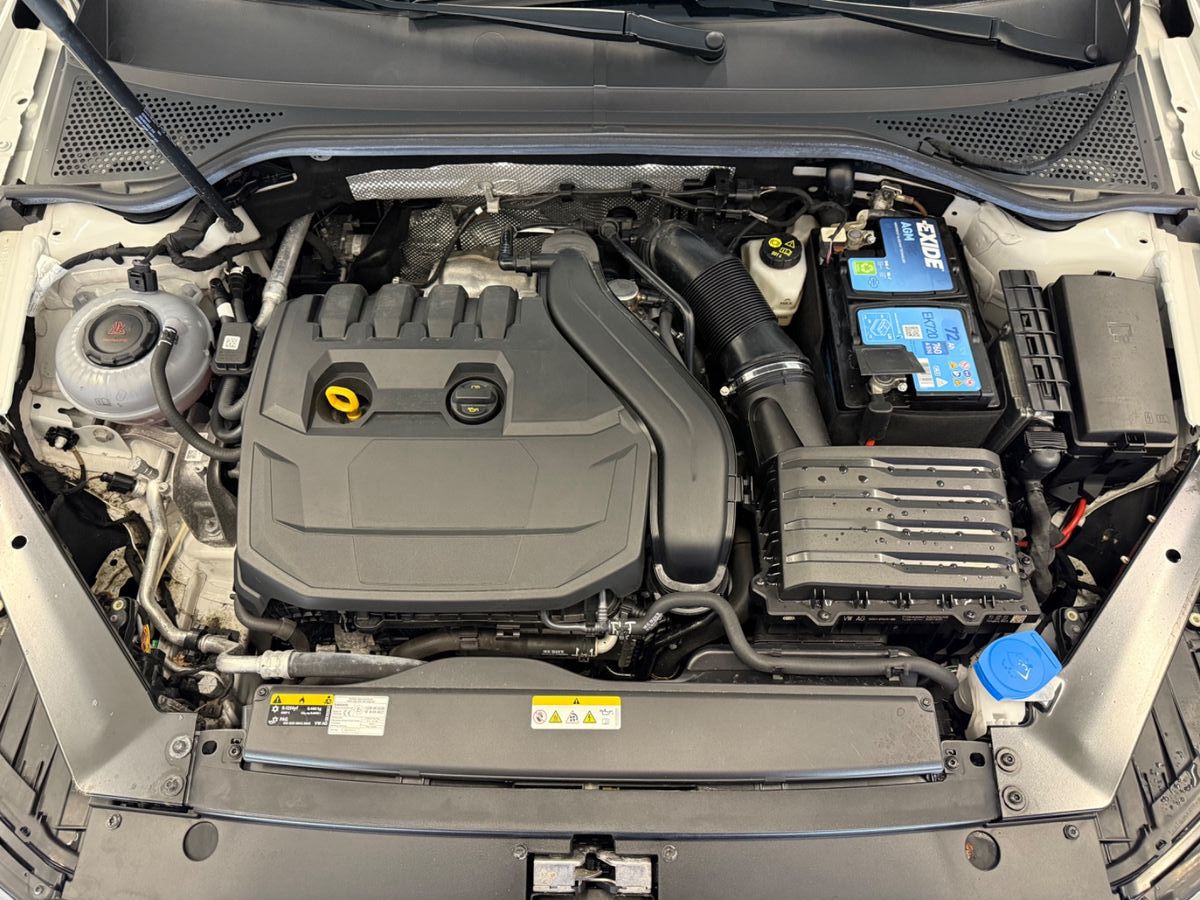 Volkswagen Passat Elegance 1.5 TSI - Samsaru's Car Outlet