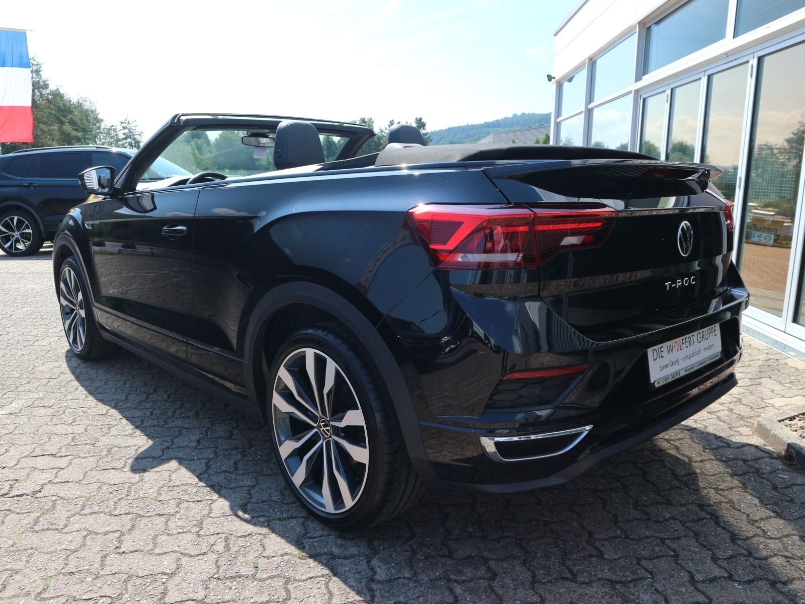 Volkswagen T-Roc R-Line 1.5 TSI DSG - Samsaru's Car Outlet