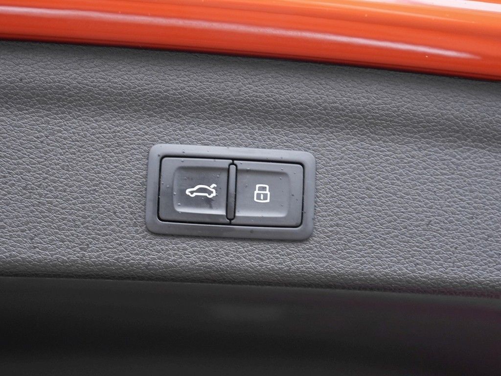Audi Q3 40 TFSI quattro S tronic S Line /AHK/LED/RFK