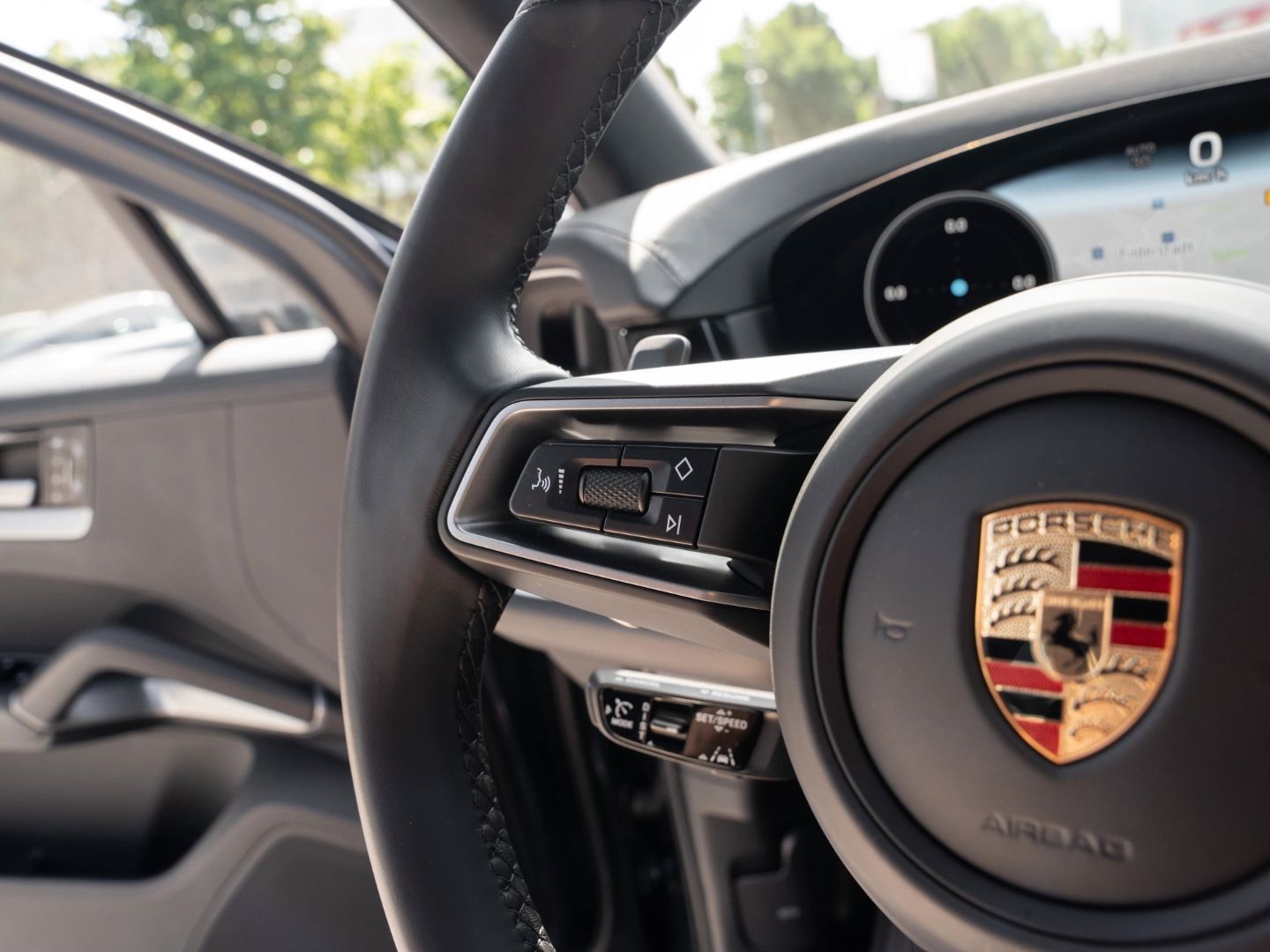 Porsche Cayenne S AHK BOSE HD-Matrix InnoDrive HUD 22''