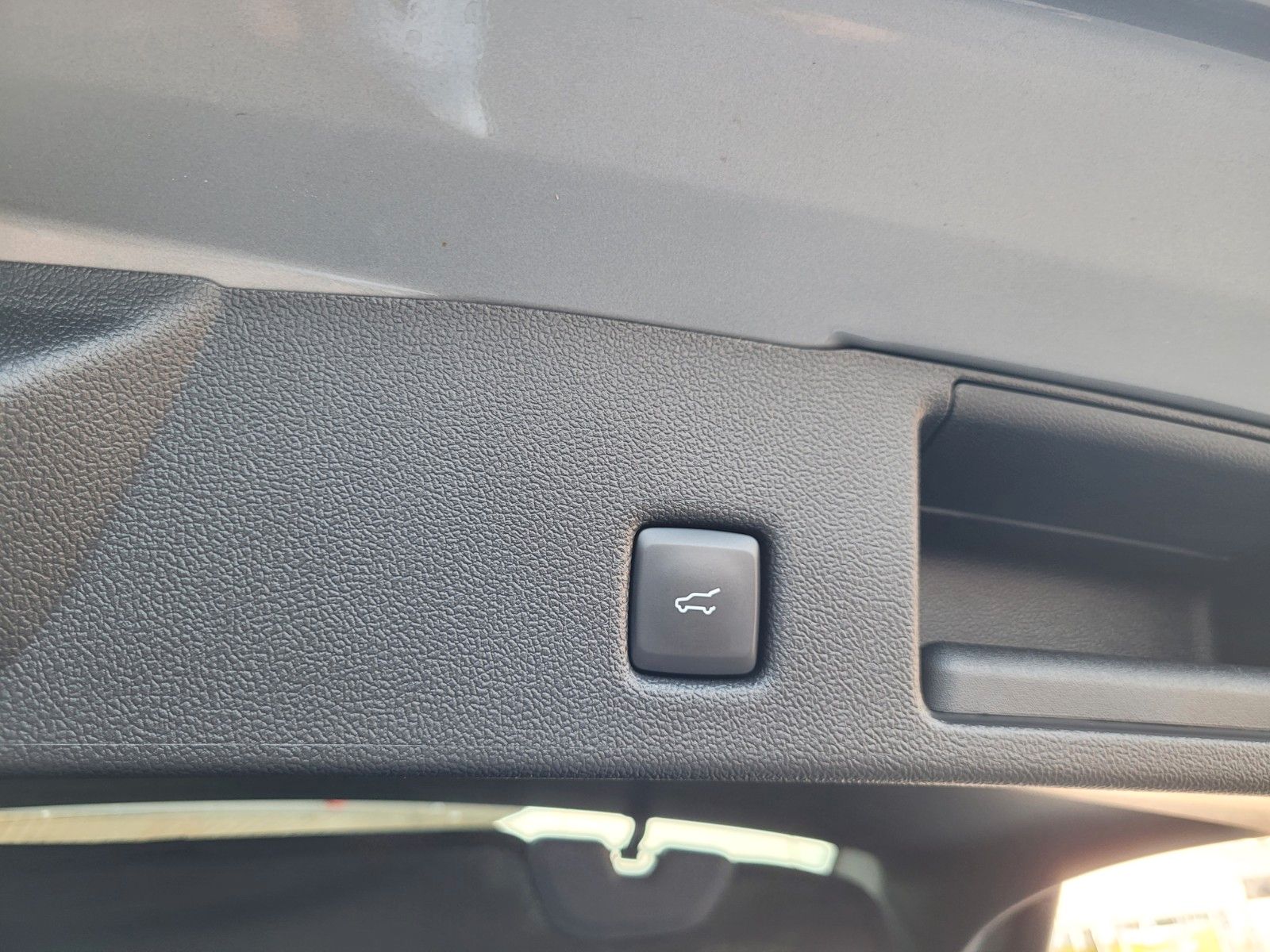 Ford Kuga Plug-In Hybrid ST-Line X - Samsaru's Car Outlet